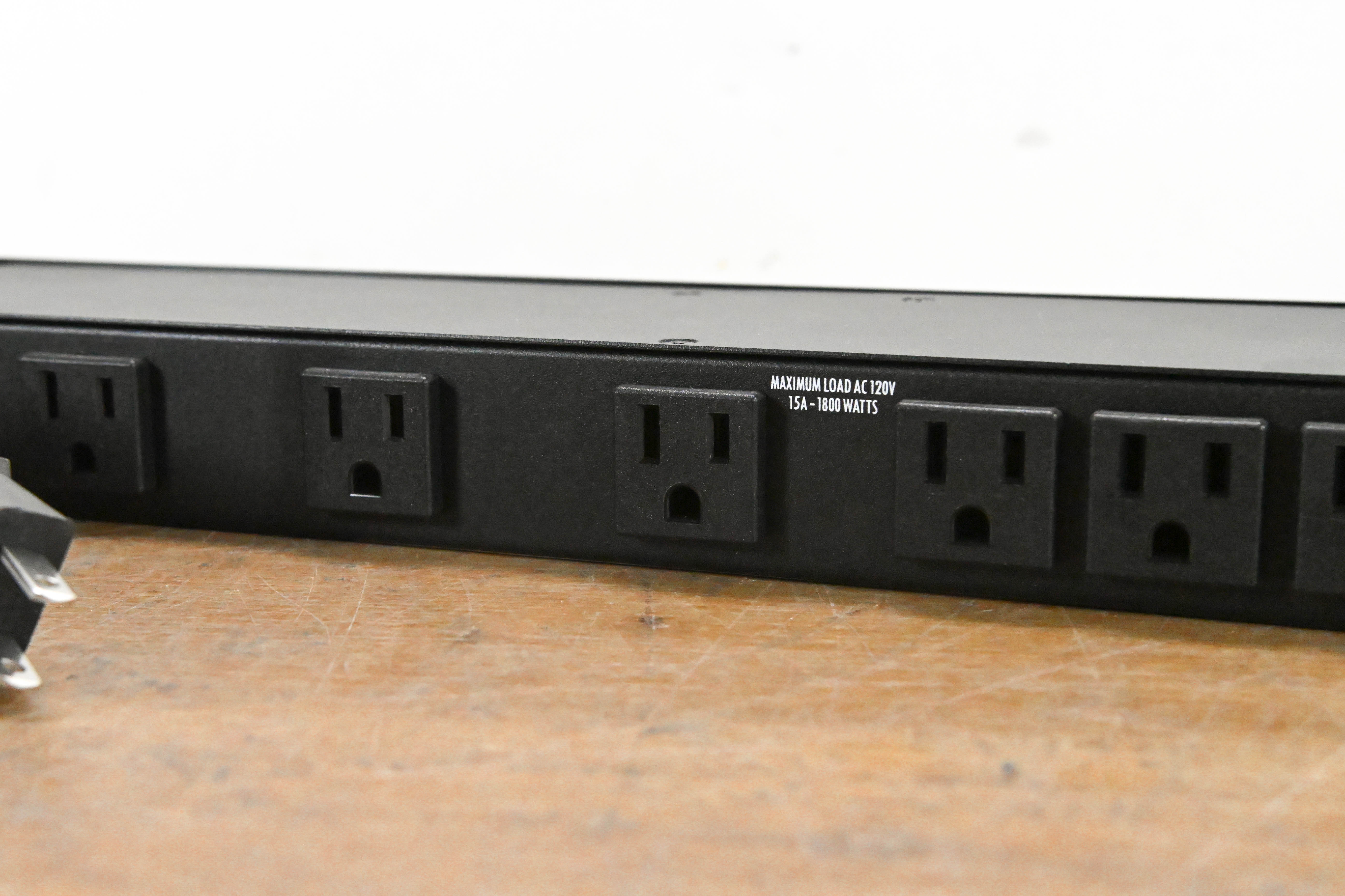 Furman M-8x2 8-Outlet Power Conditioner