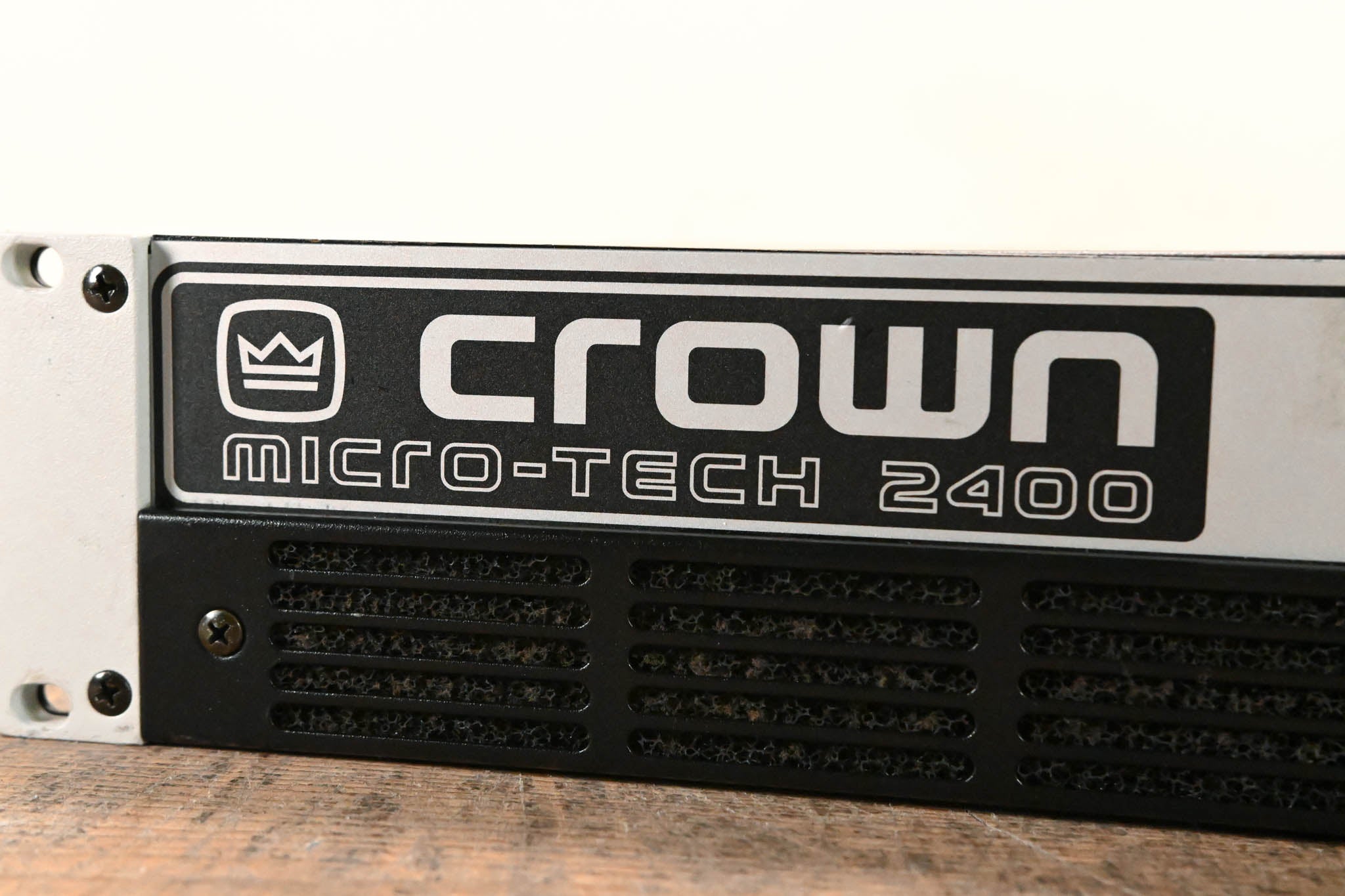 Crown Micro-Tech 2400 2-Channel Power Amplifier