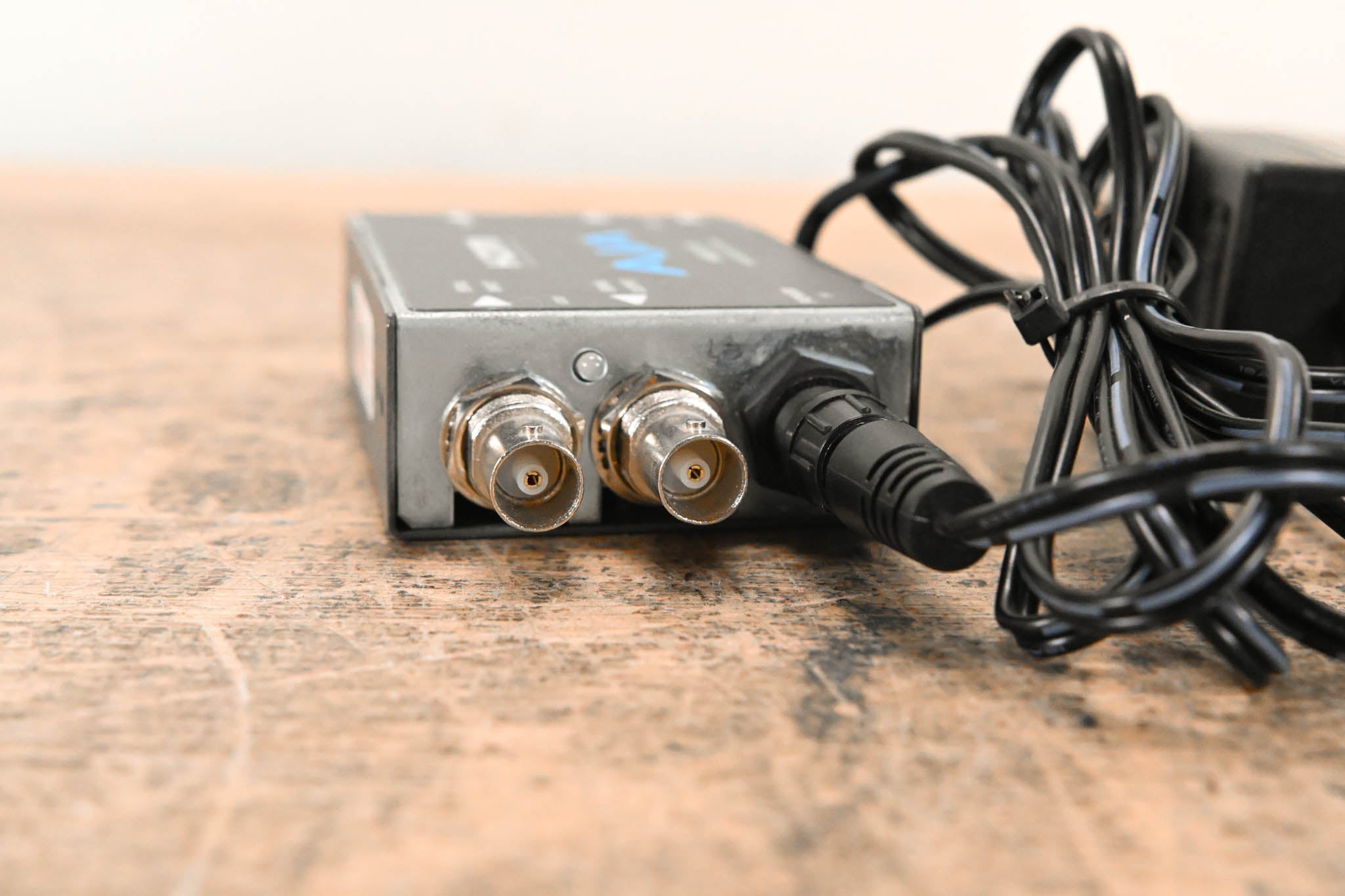 AJA HI5 HD/SD-SDI to HDMI Video and Audio Converter