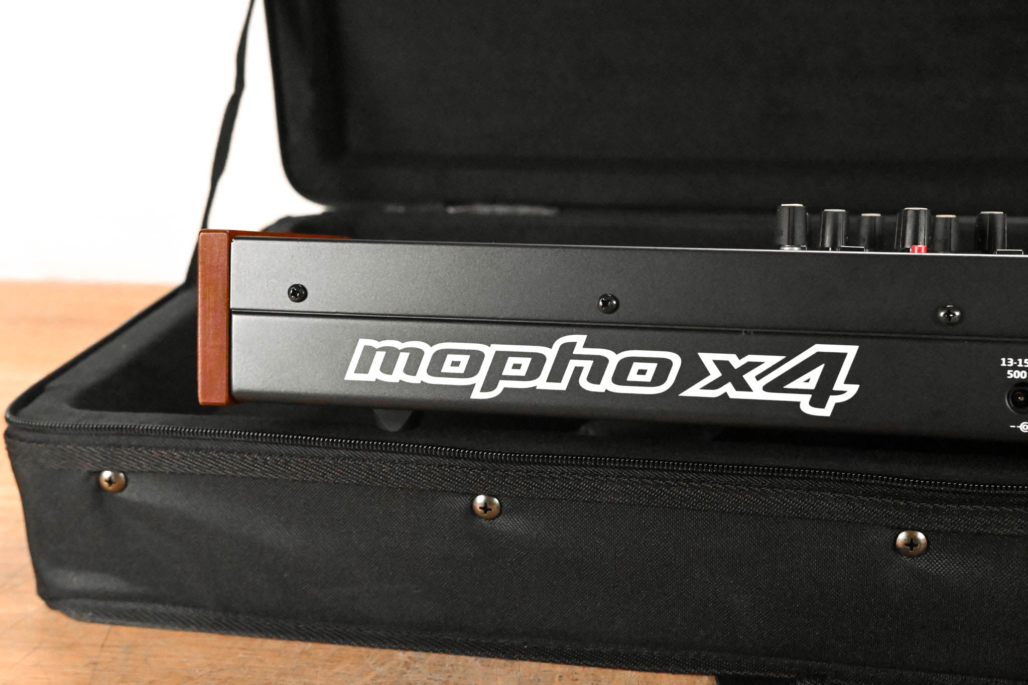 Dave Smith Instruments Mopho X4 44-Key Polyphonic Synthesizer