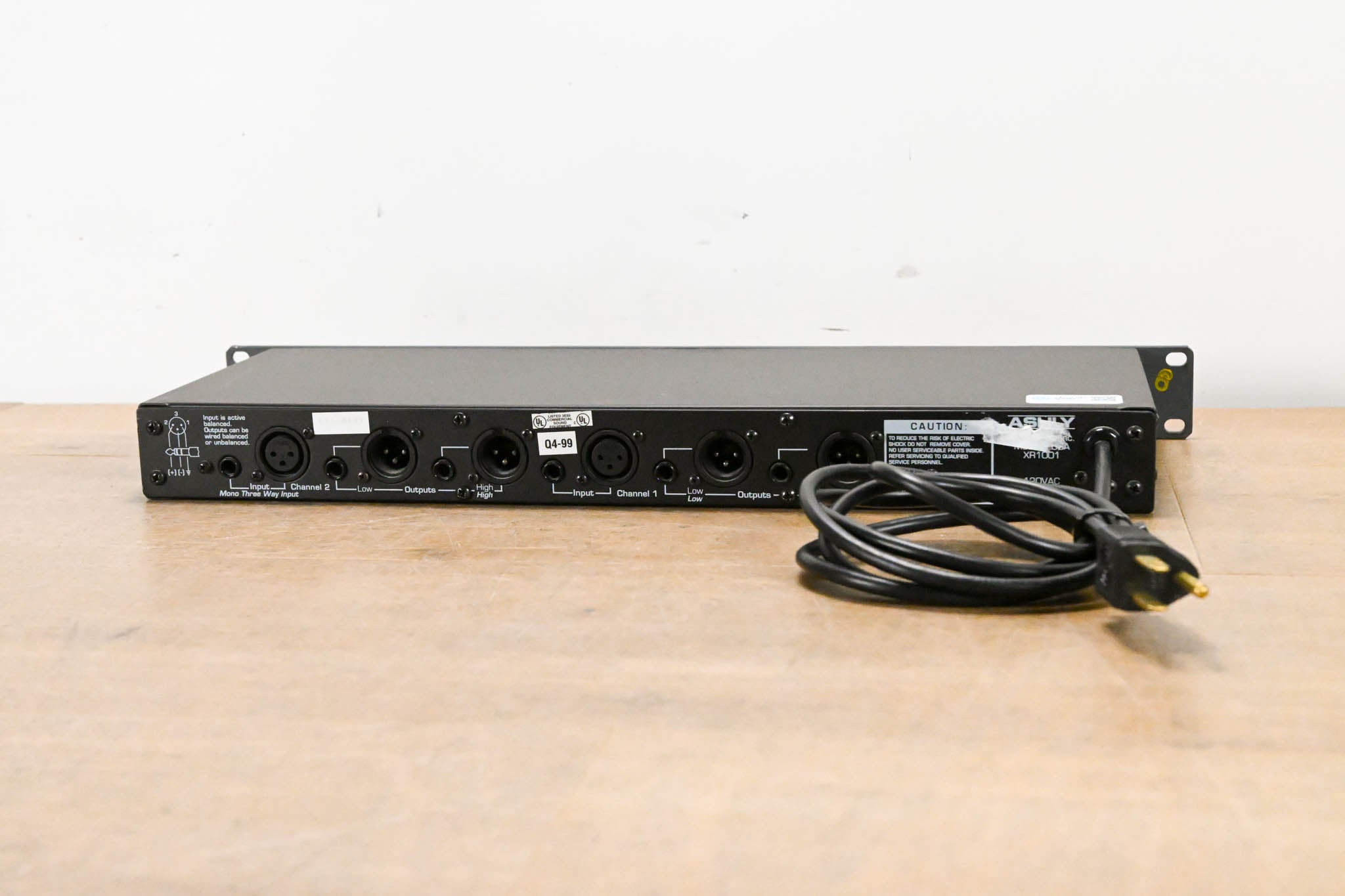Ashly XR-1001 Stereo 2-Way, Mono 3-Way Crossover