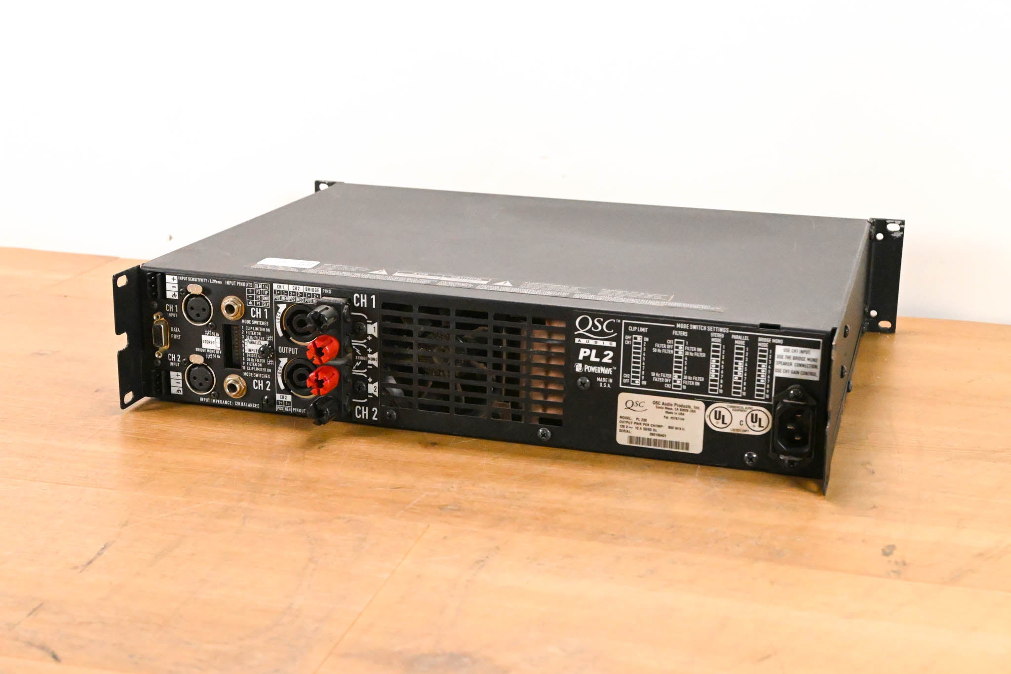 QSC PL230 PowerLight 2 Series 2-Channel 1500W Power Amplifier