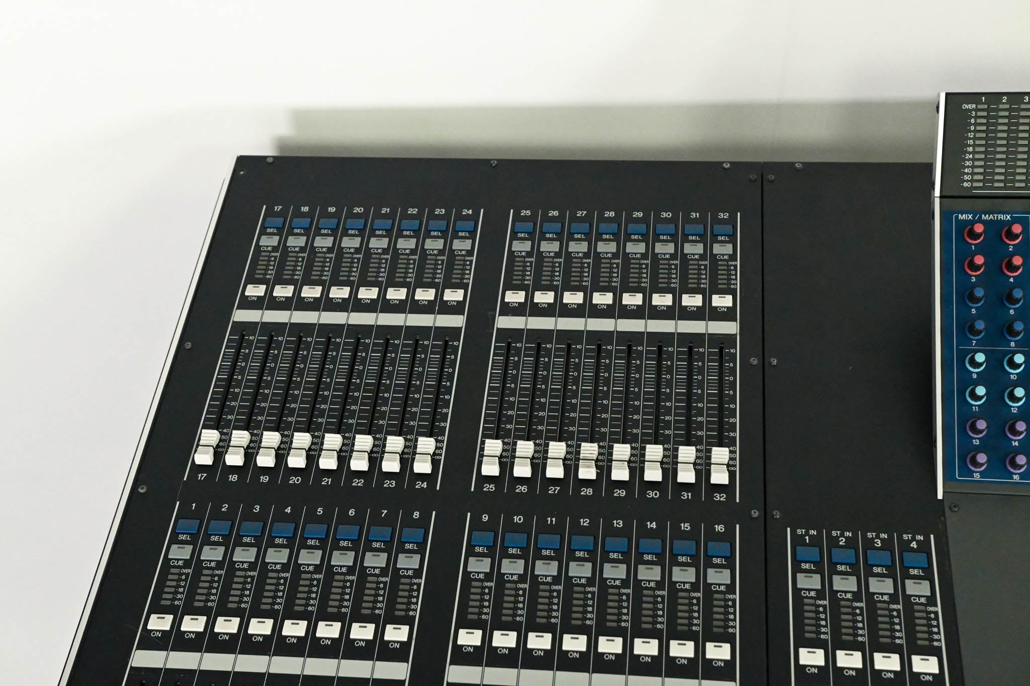 Yamaha M7CL-48 48-Channel Digital Audio Mixing Console