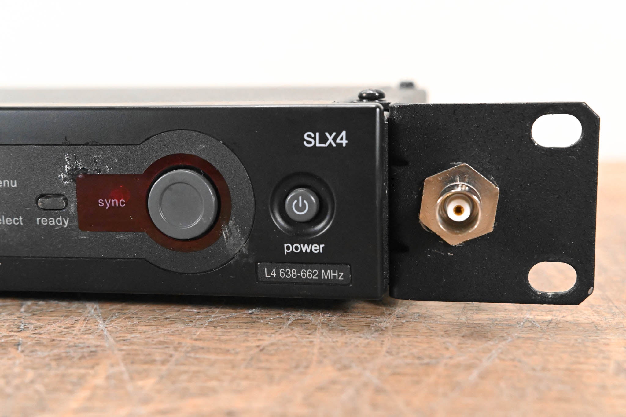 Shure SLX4 Wireless Receiver - L4 Band: 638-662 MHz (NO POWER SUPPLY)