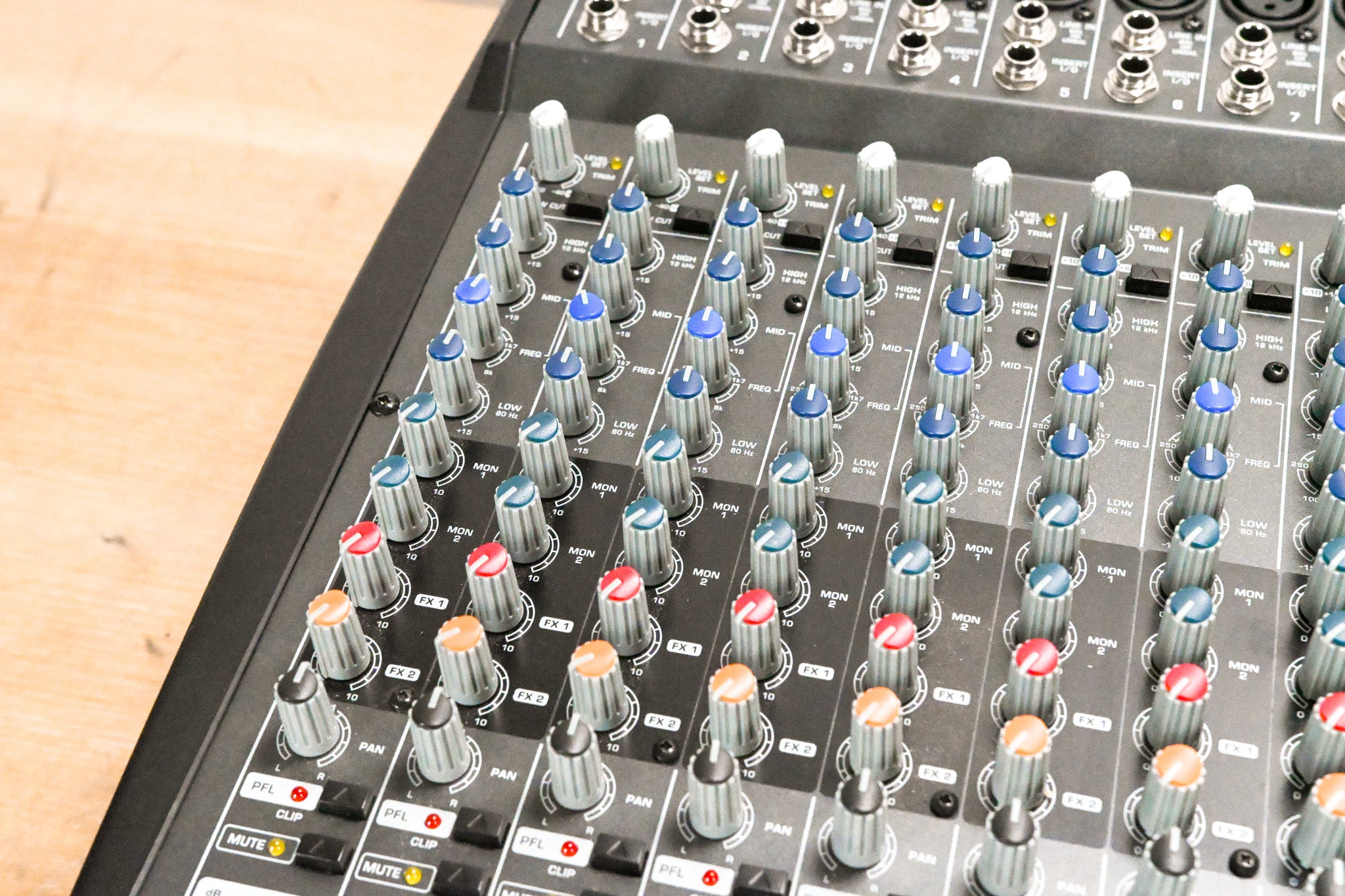 Behringer EuroPower PMP5000 1200W 20-Channel Powered Mixer