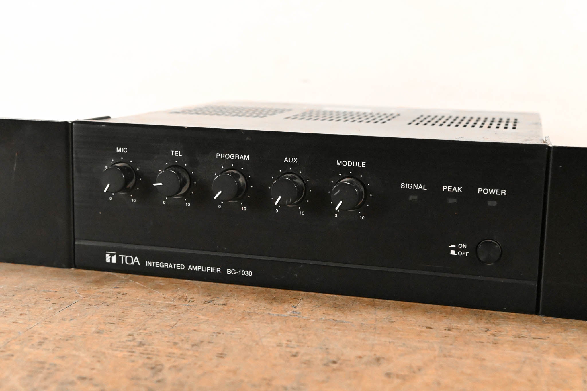 TOA BG-1030 5-Channel Mixer/Amplifer