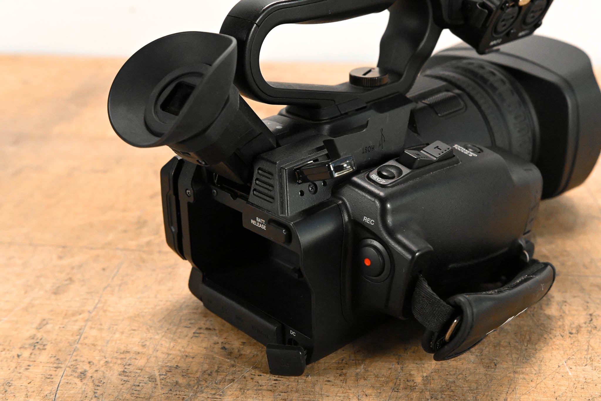 JVC GY-HM200U 4KCAM Compact Handheld Streaming Camcorder