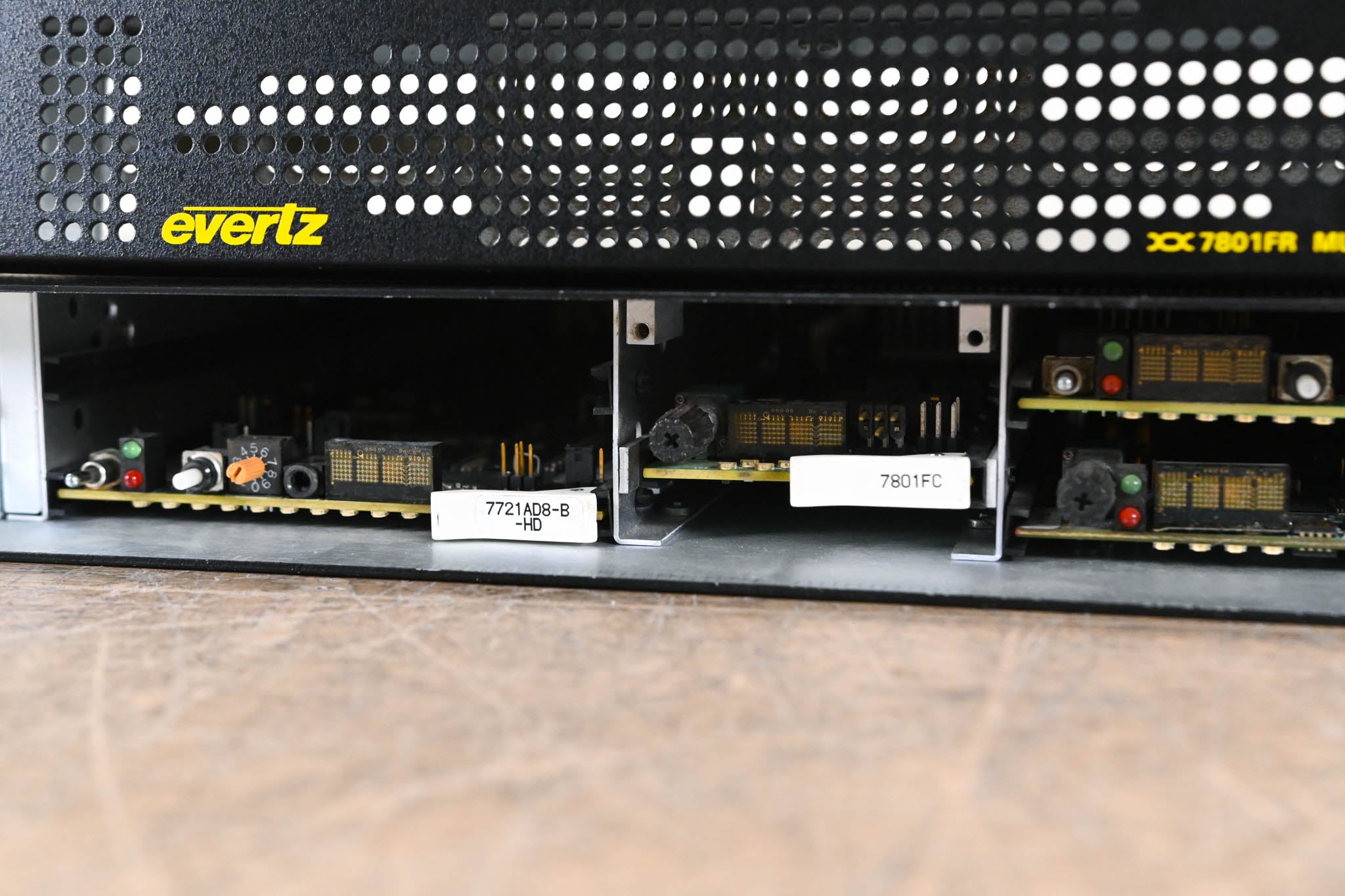 Evertz 7801FR 1RU Rack-Mountable Multiframe with Cards