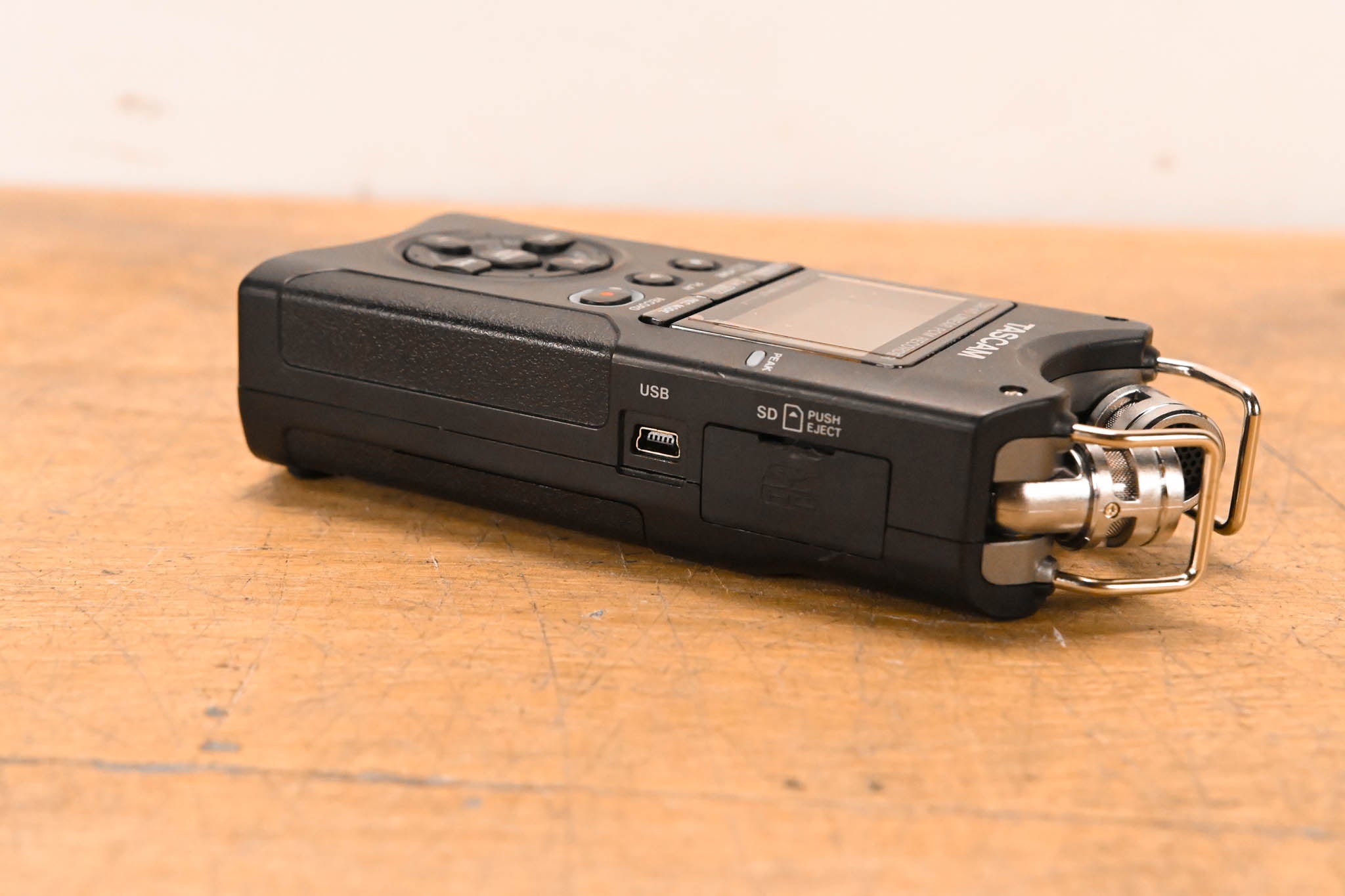 TASCAM DR-40 Handheld 4-Track Recorder