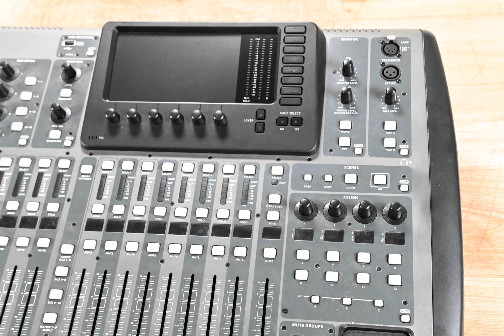 Behringer X32 40-Channel Digital Audio Mixing Console