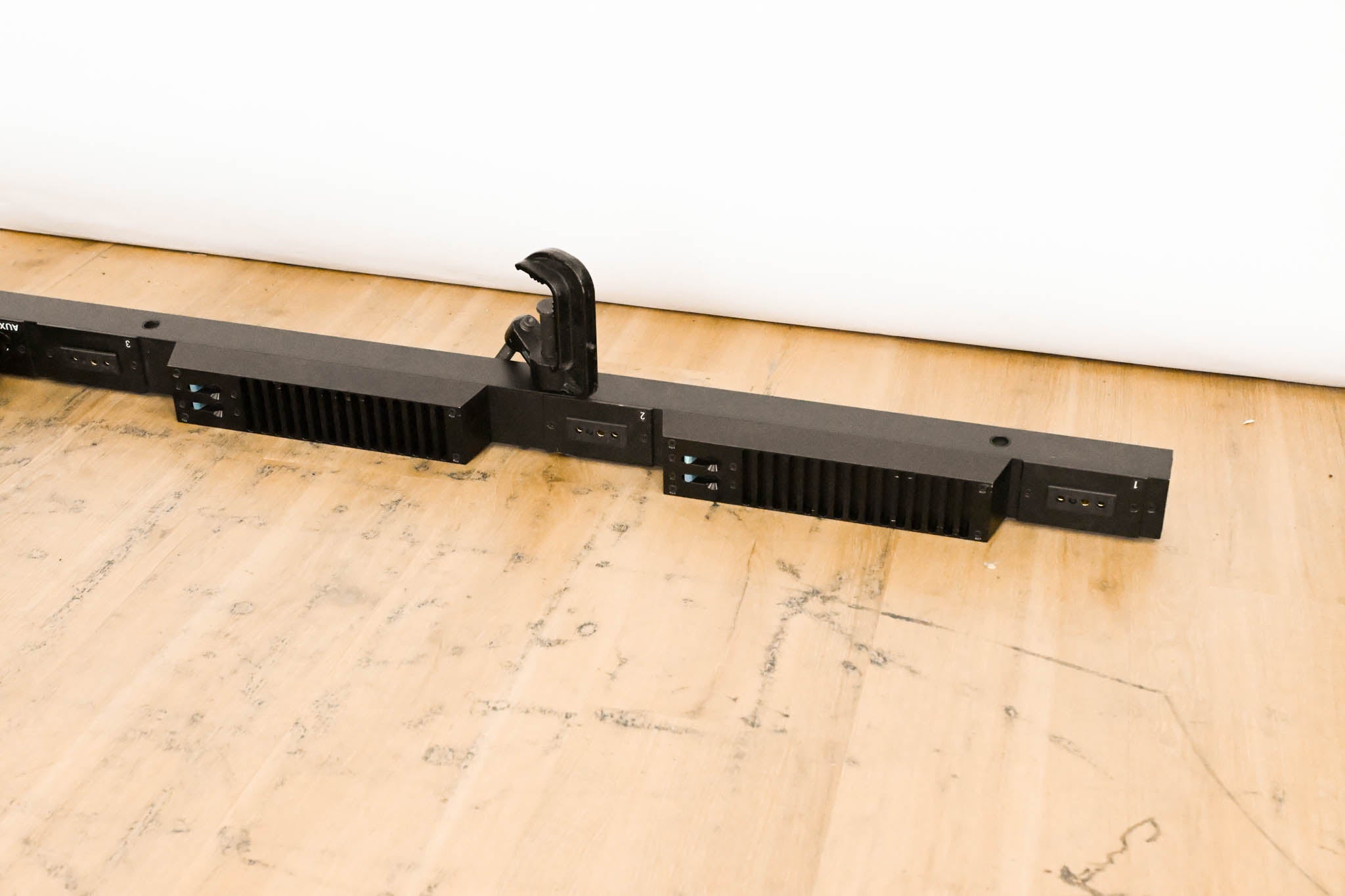 ETC SB6-10M 6 x 10A (1200W) SmartBar with Stage Pin Connectors