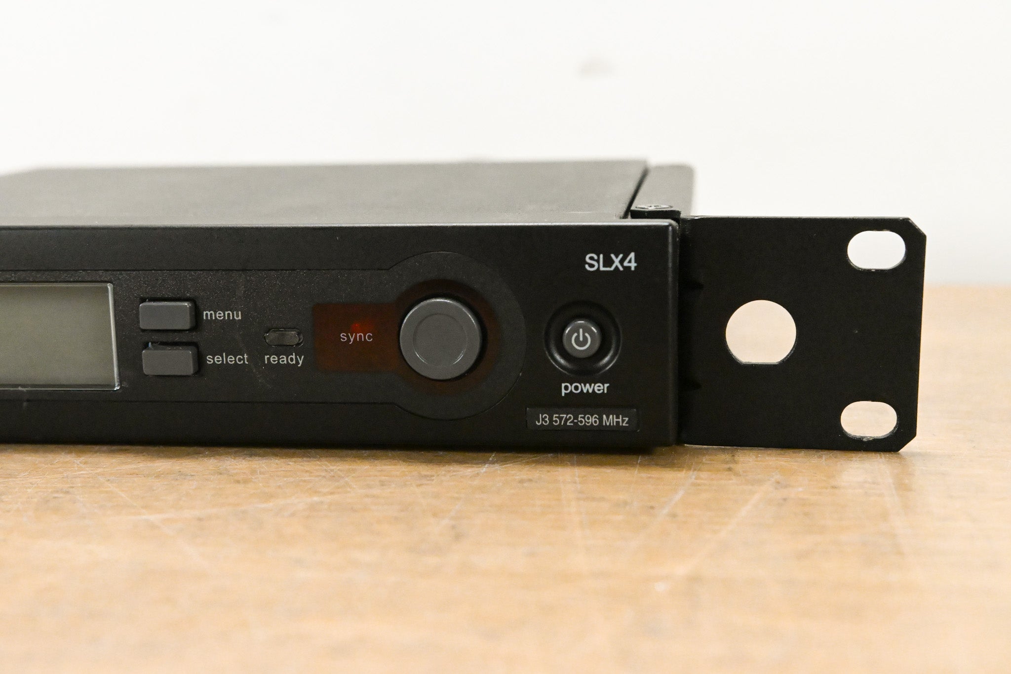 Shure SLX4 Wireless Receiver - J3 Band: 572-596 MHz (NO POWER SUPPLY)