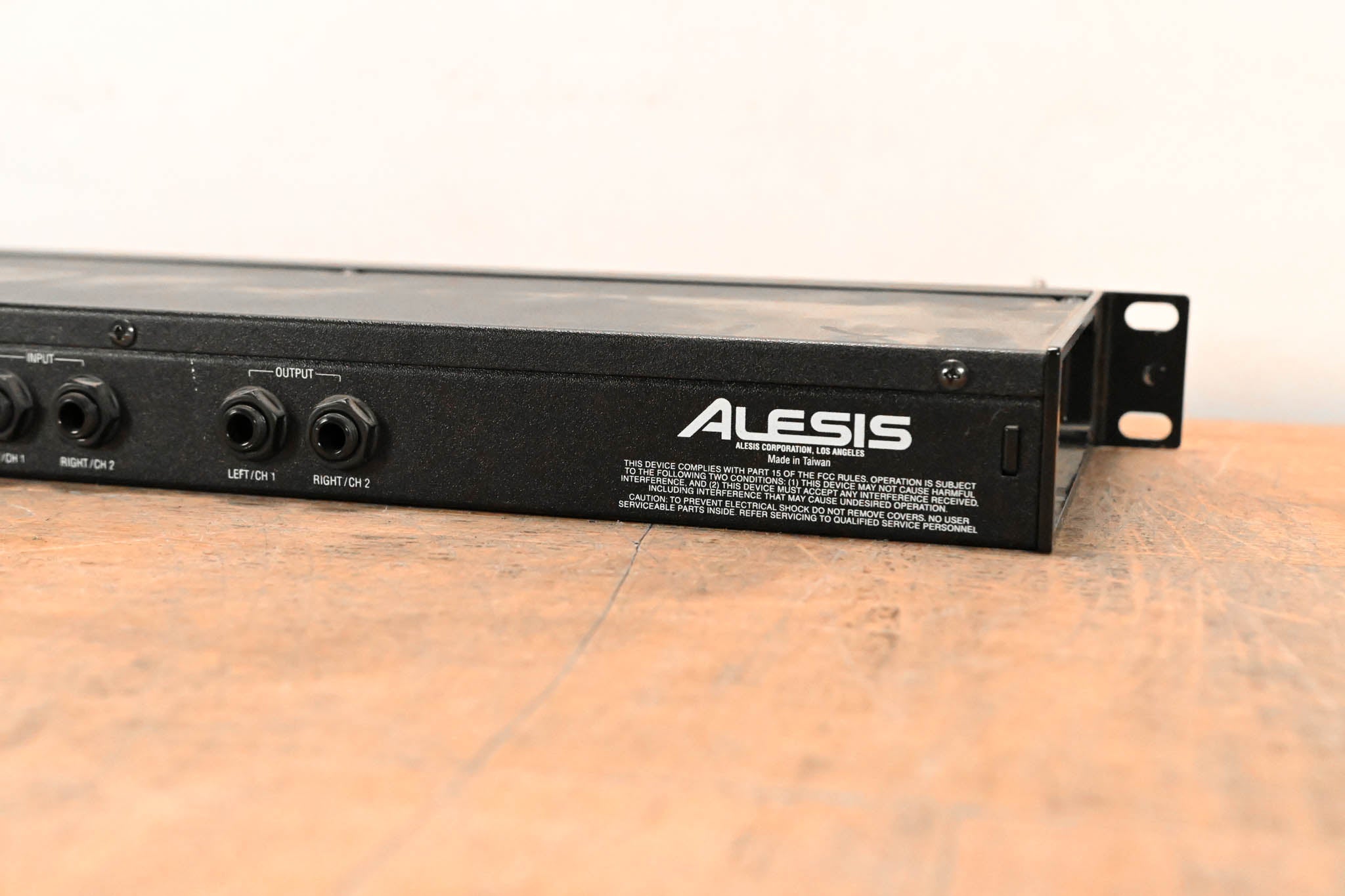 Alesis MidiVerb 4 Dual-Channel Parallel Multi-Effects Processor