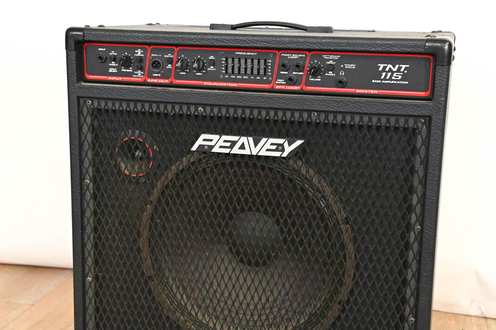 Peavey TNT 115 200W 1 x 15" Bass Combo Amp