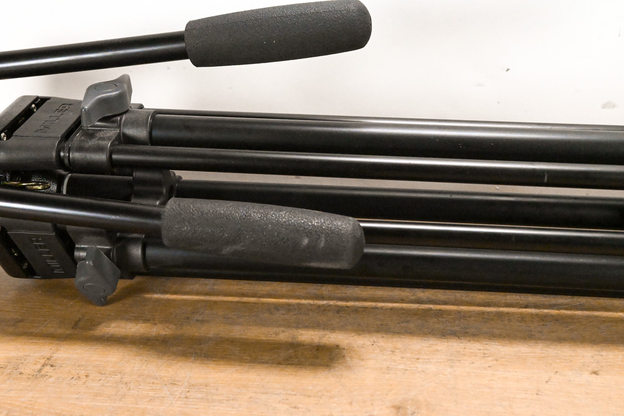 Miller AIR Fluid Head Tripod System w/ Legs and Spreader
