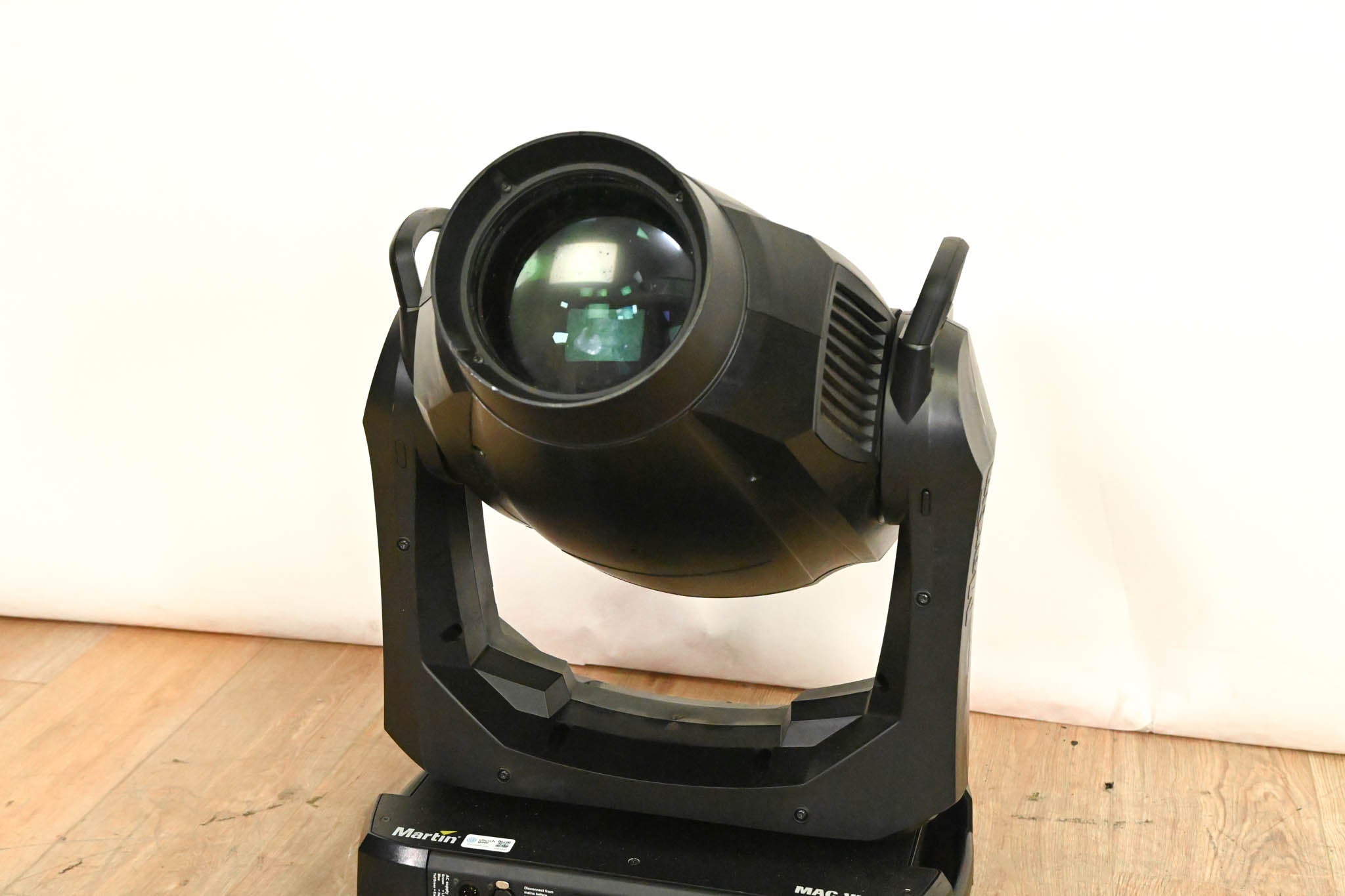 Martin MAC Viper Profile High Output Discharge-Based Moving Light