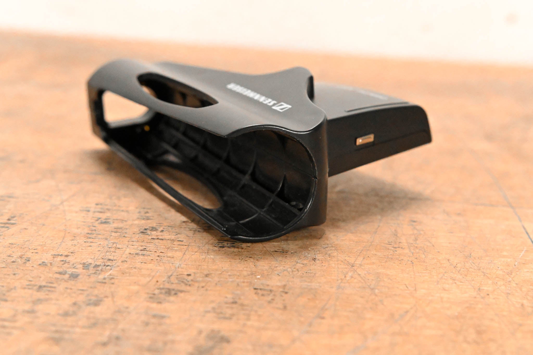 Sennheiser LA 2 Charging Adapter