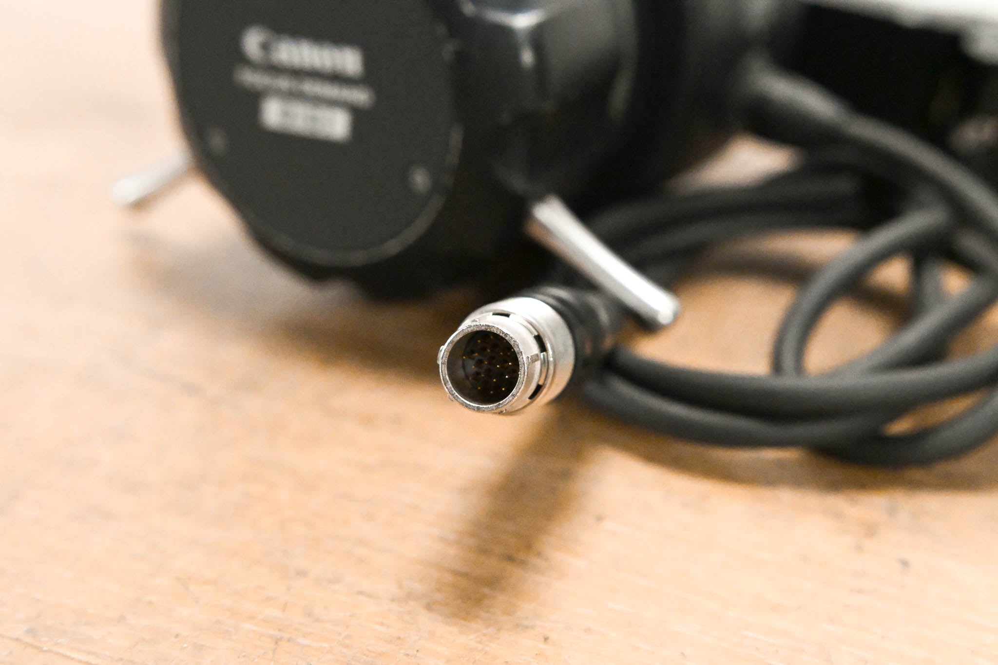 Canon FPD-400D Digital Focus Servo Demand with CR-10 Mount Clamp