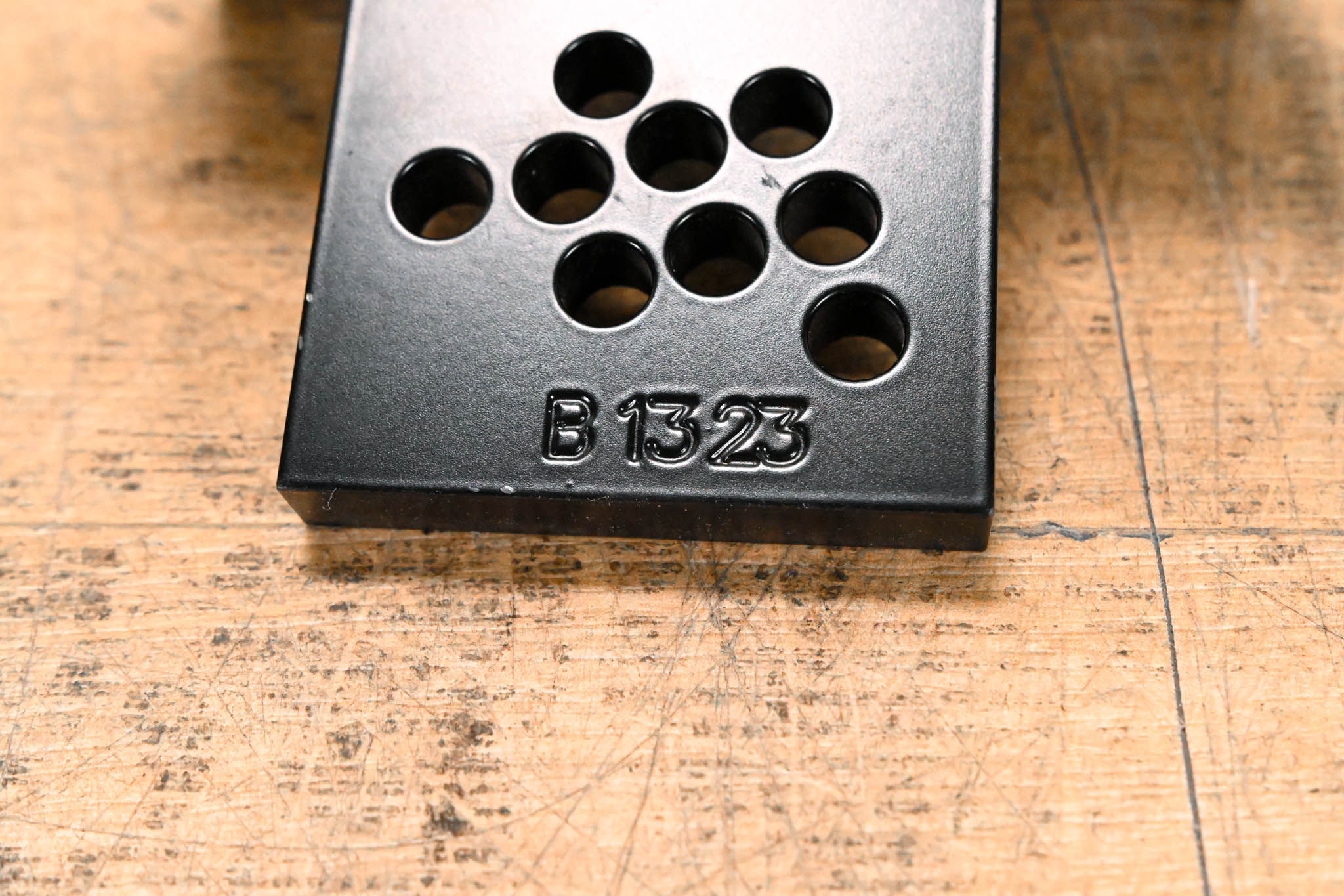 Electro-Voice (EV) HRK-1B Horizontal Mounting Plates for EVF Series