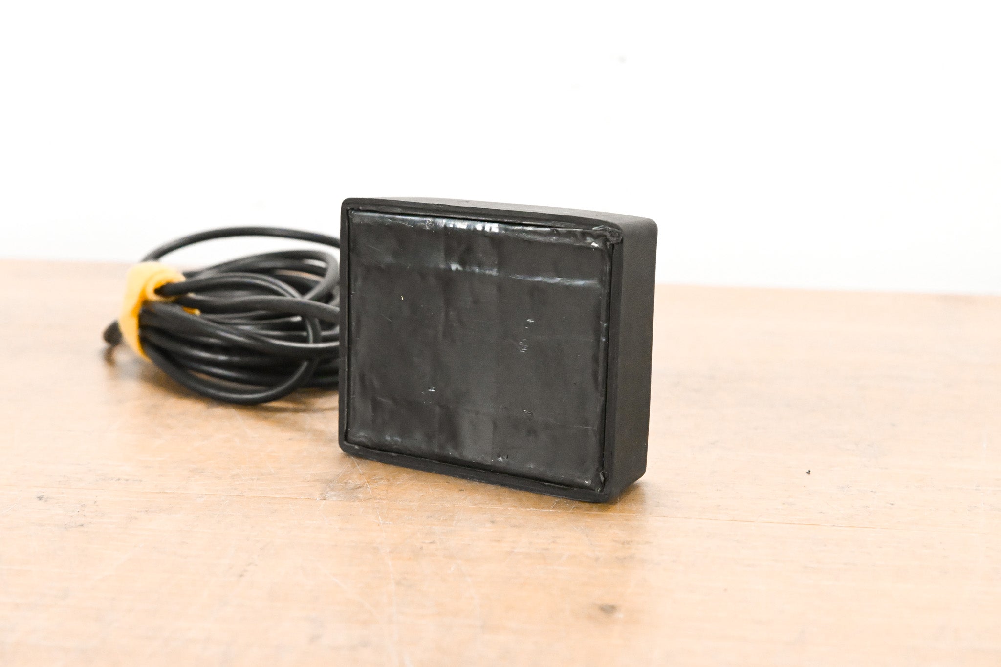 Radiall / Larsen BNC-BNC Magnet Mount
