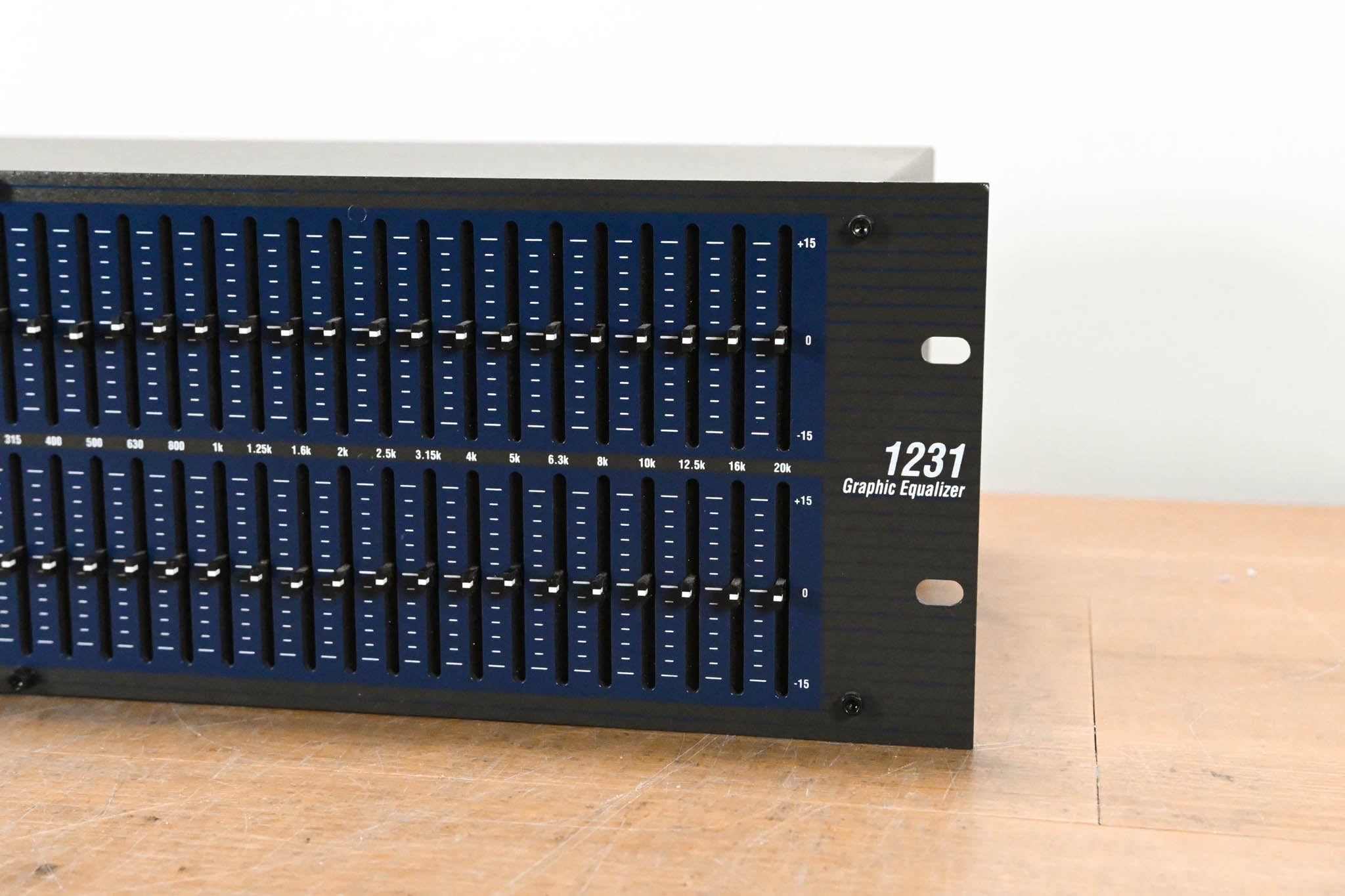 dbx 1231 Dual-Channel 31-Band Graphic Equalizer