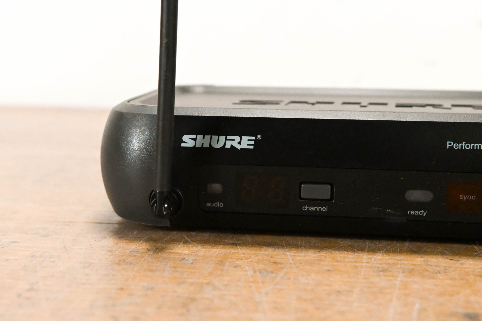Shure PGX14 Wireless Beltpack System - J6 Band: 572-590 MHz