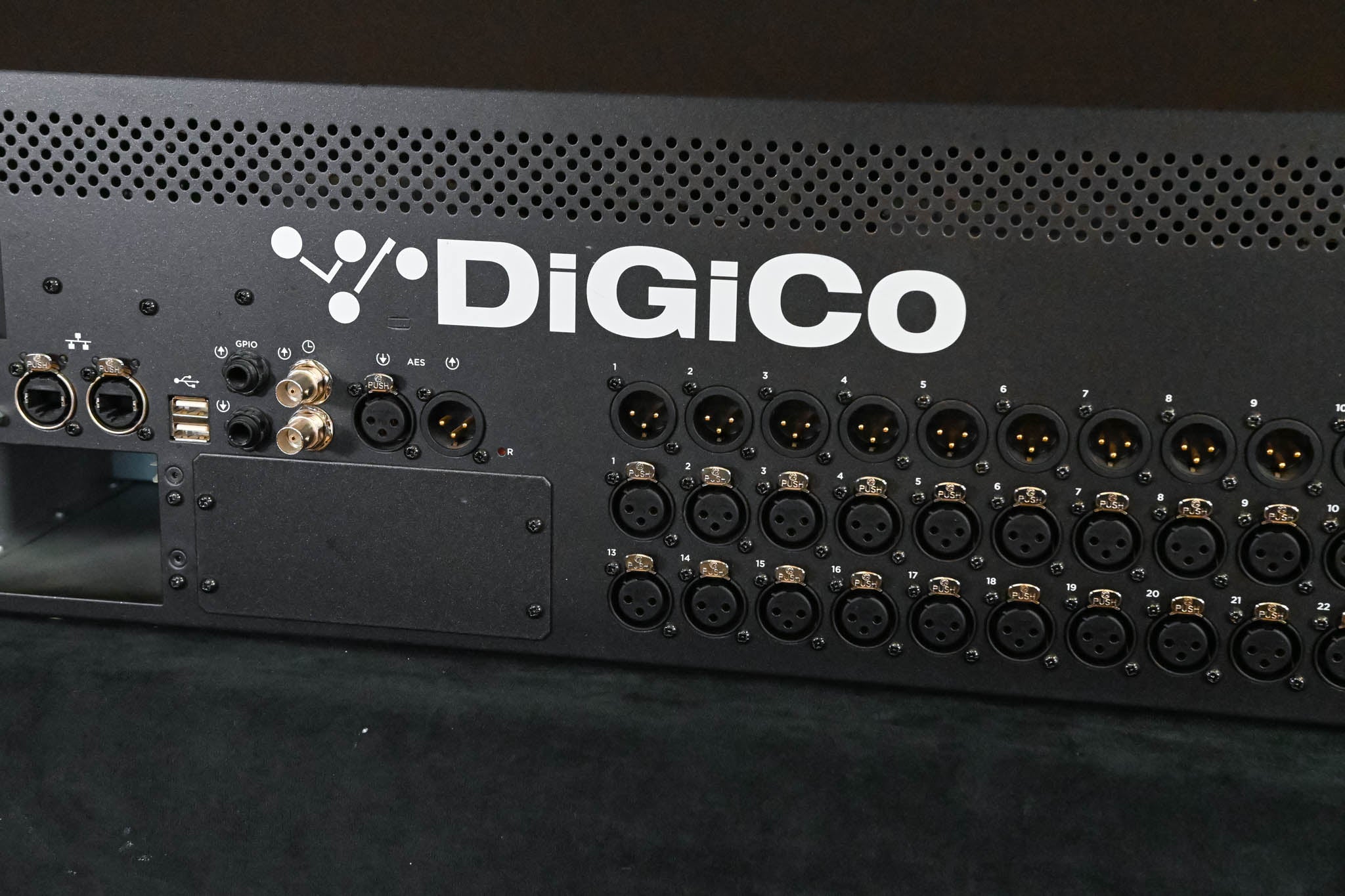 DiGiCo S21 48-Channel Digital Audio Mixing Console