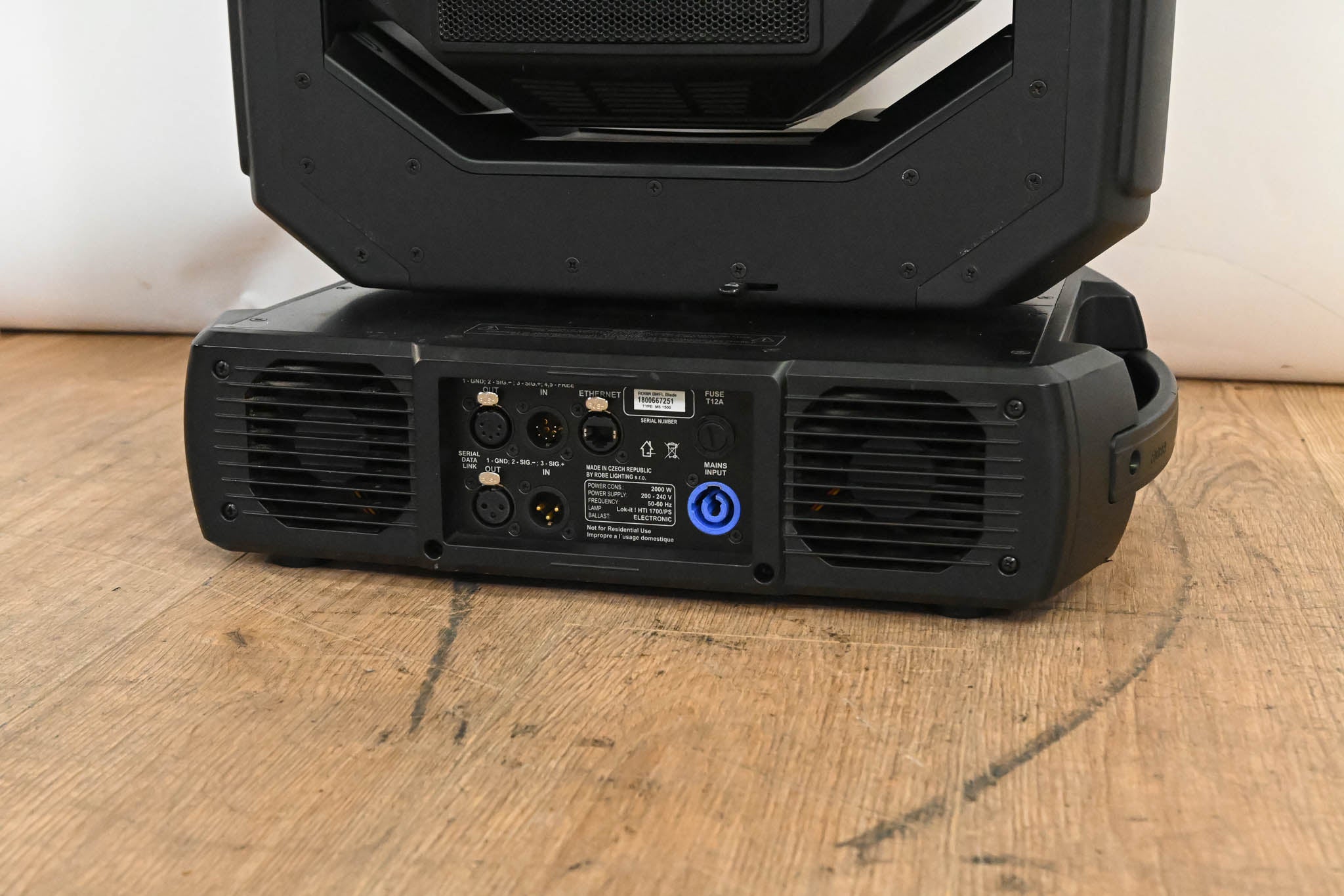 Robe ROBIN BMFL Blade Discharge Lamp Moving Light