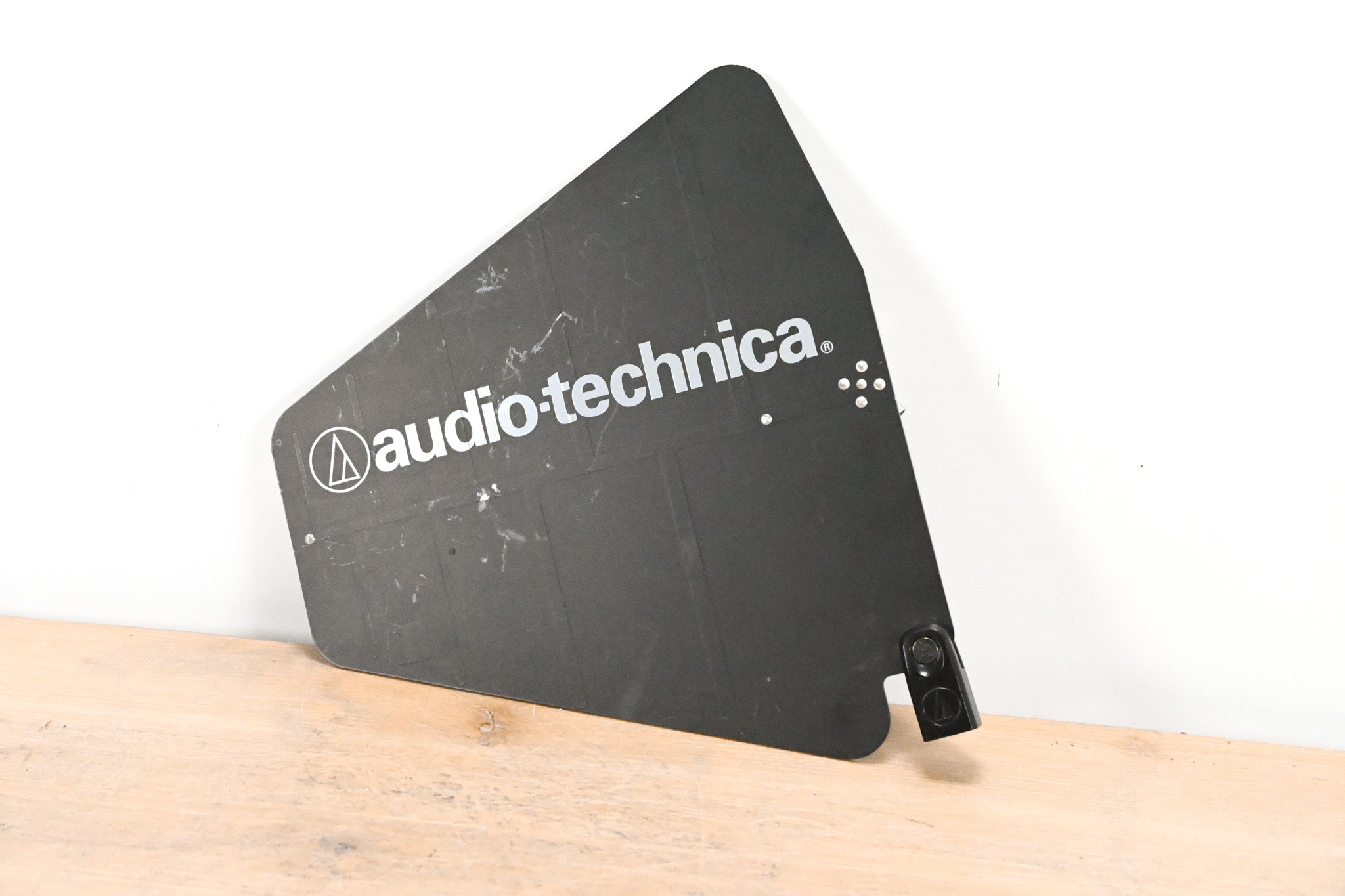 Audio-Technica ATW-A49 UHF Wideband LPDA Antenna - 440-900 MHz
