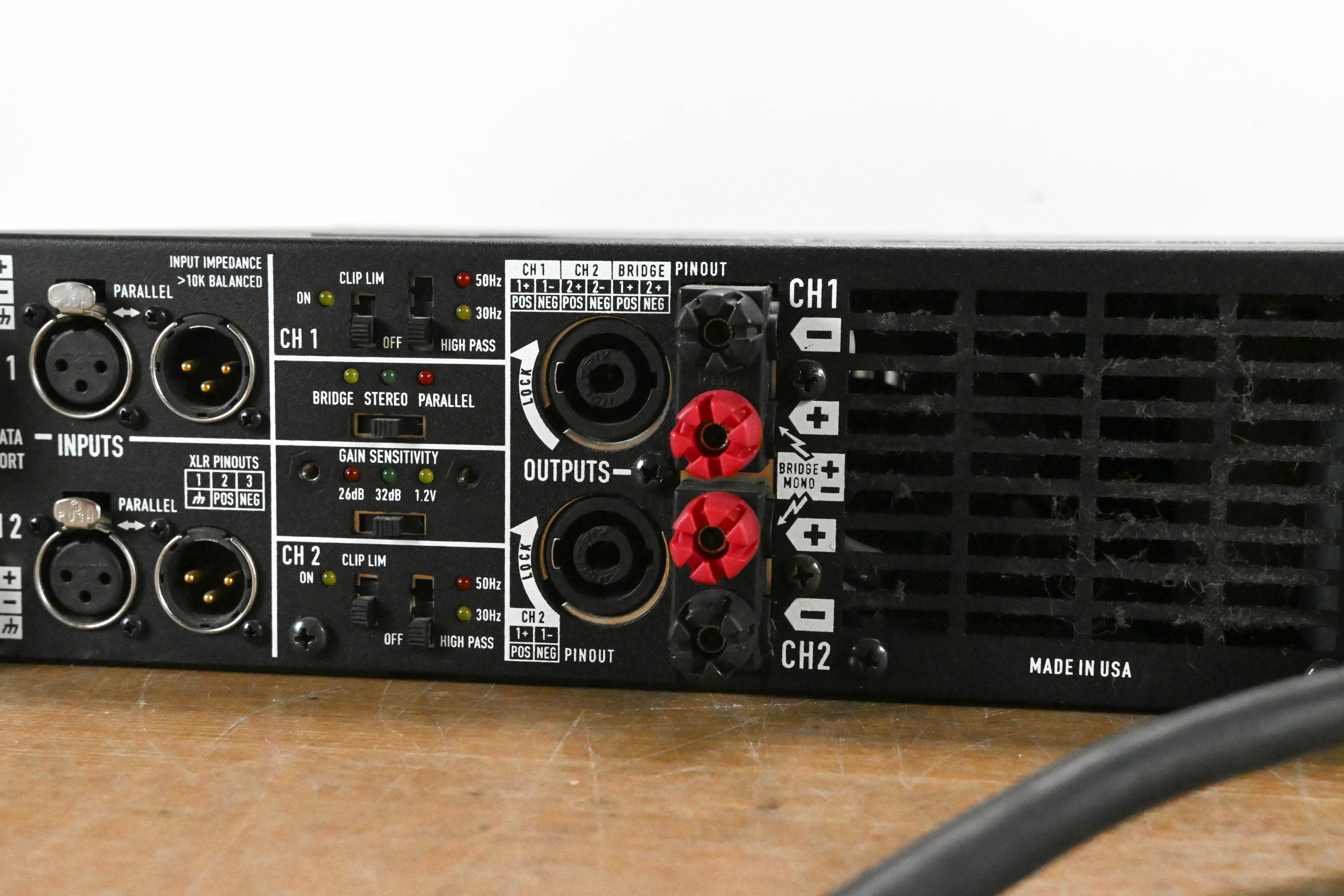 QSC PL380 Powerlight 3 Series 2-Channel Power Amplifier