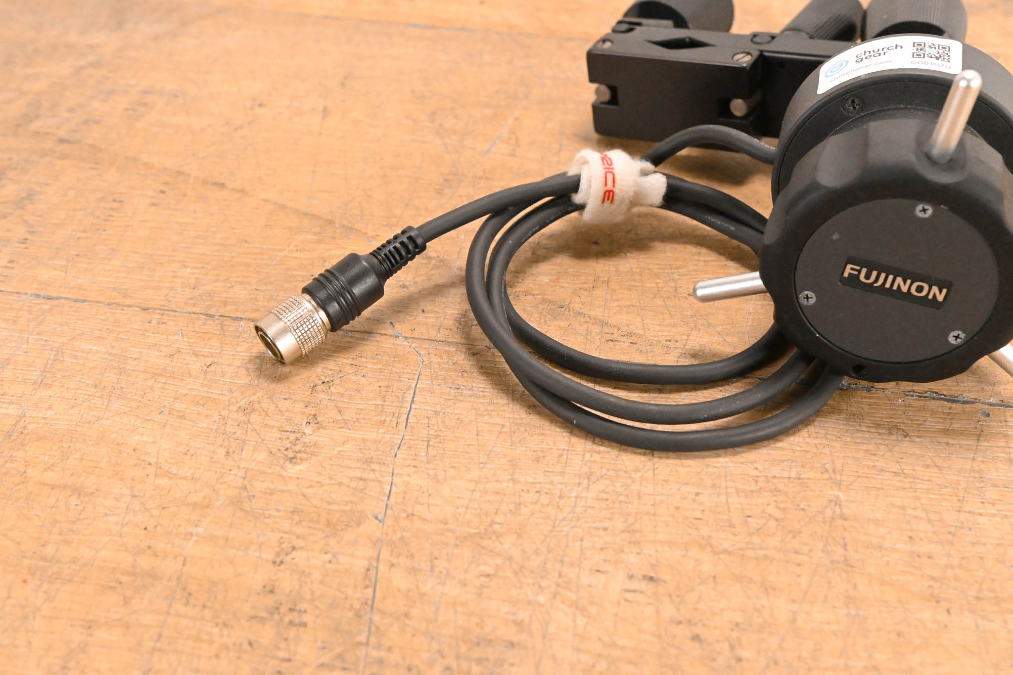 Fujinon EPD-21A-A02 Focus Demand with MCA-7 Mounting Clamp