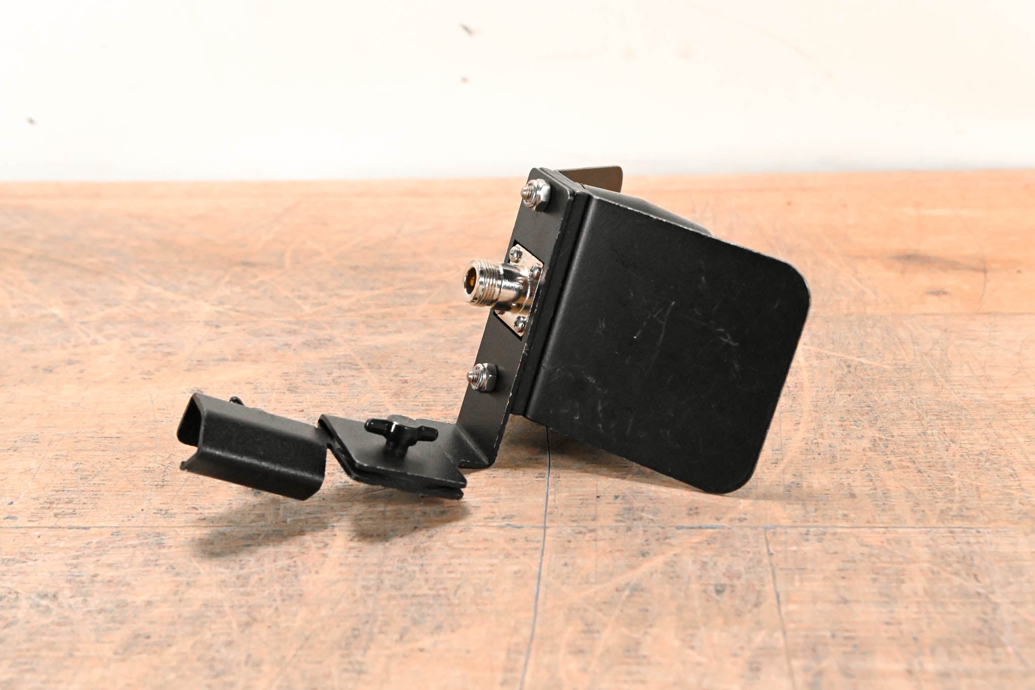 Mobile Mark SRC9-2400 Corner Reflector Antenna
