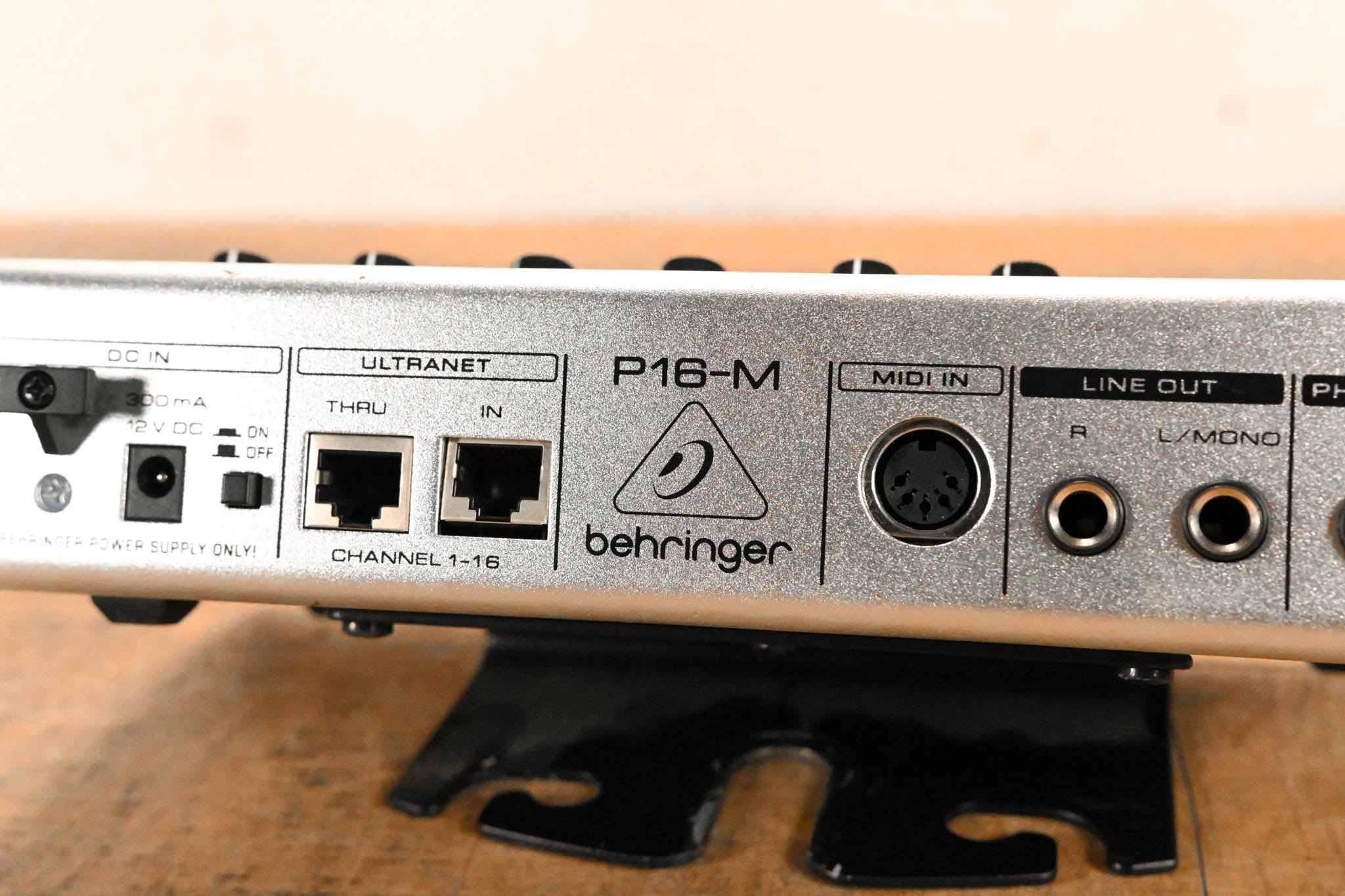 Behringer Powerplay P16-M 16-Channel Digital Personal Mixer