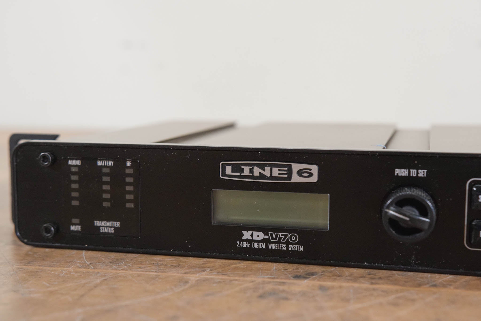 Line 6 RX212 XD-V70 Digital Wireless Mic Receiver (NO POWER SUPPLY)