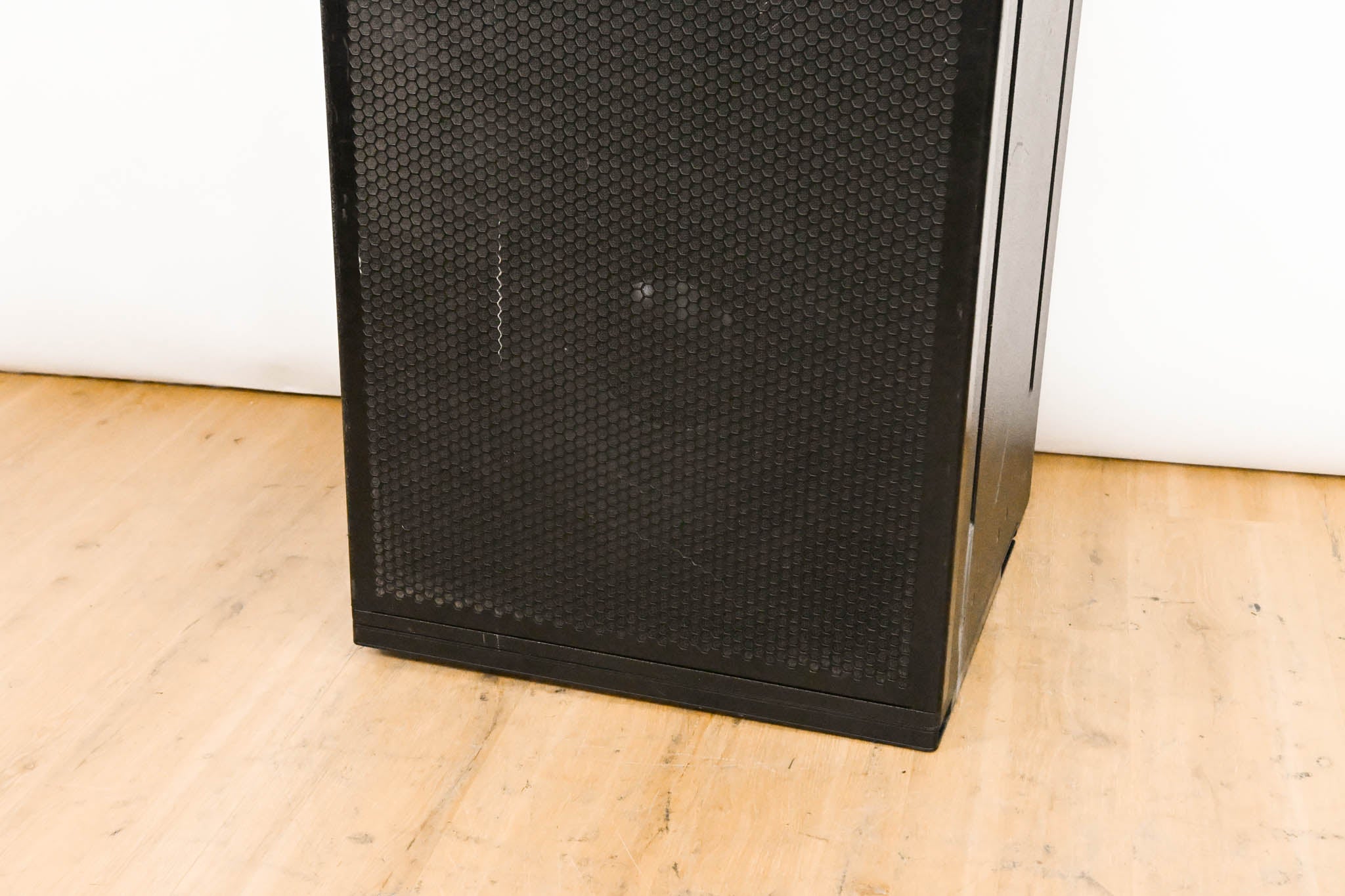 Meyer Sound 600-HP Compact High-Power Subwoofer