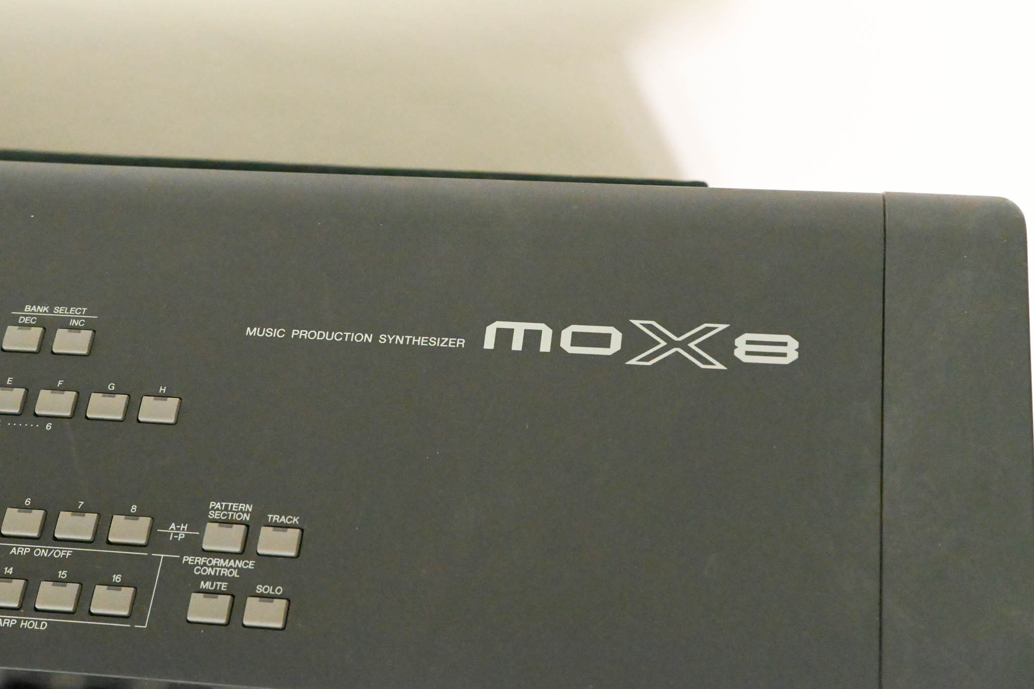 Yamaha MOX8 88-Key Synthesizer Workstation (NO POWER SUPPLY)