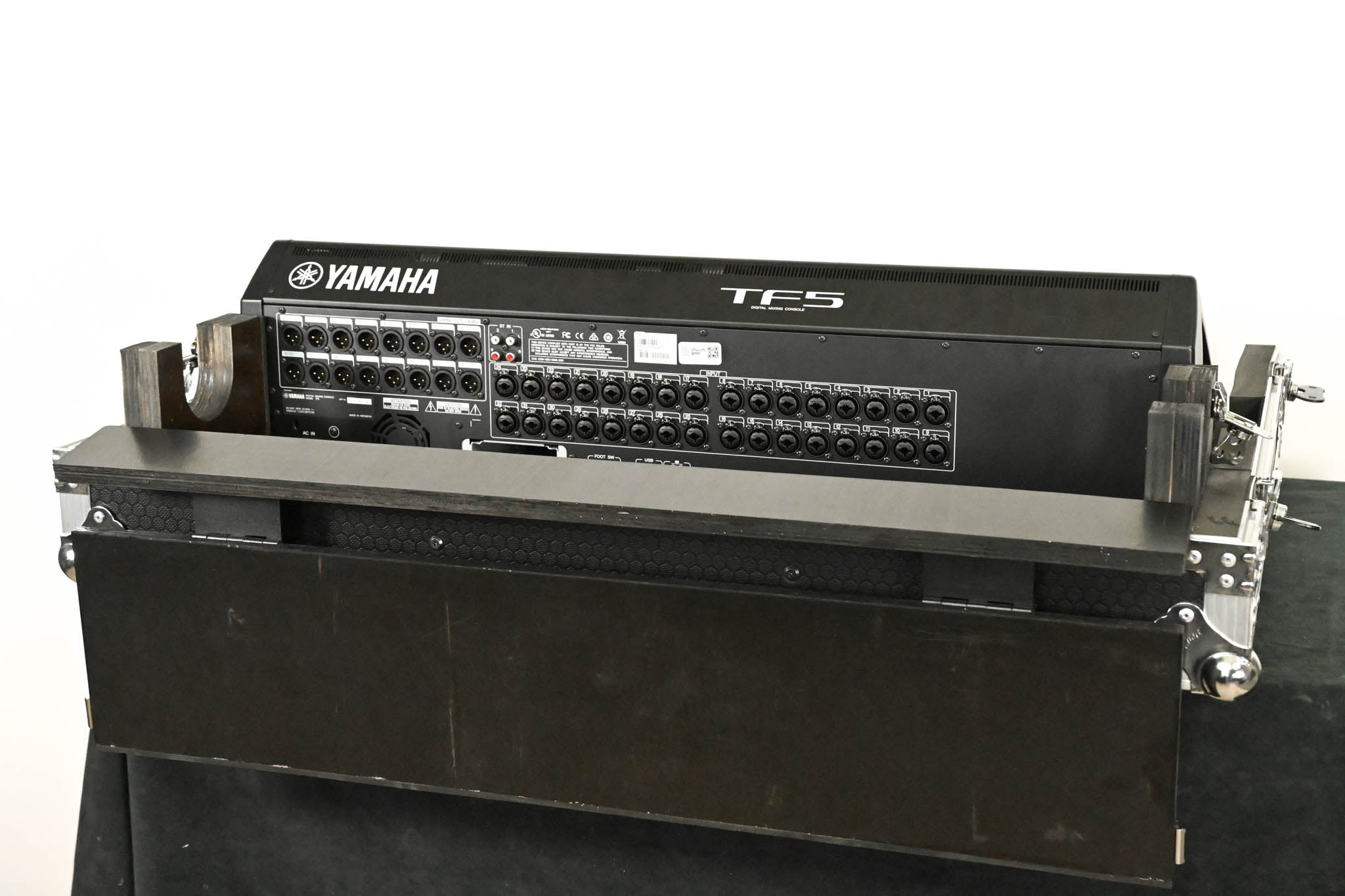 Yamaha TF5 32-Input Digital Mixing Console with Road Case