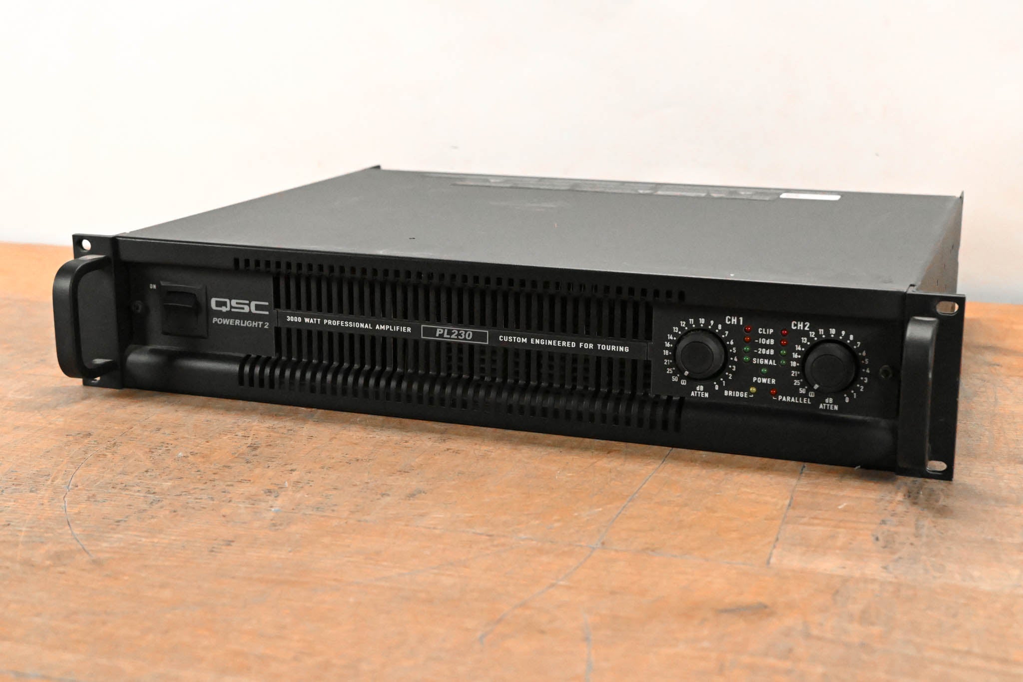 QSC PL230 PowerLight 2 Series 2-Channel 1500W Power Amplifier