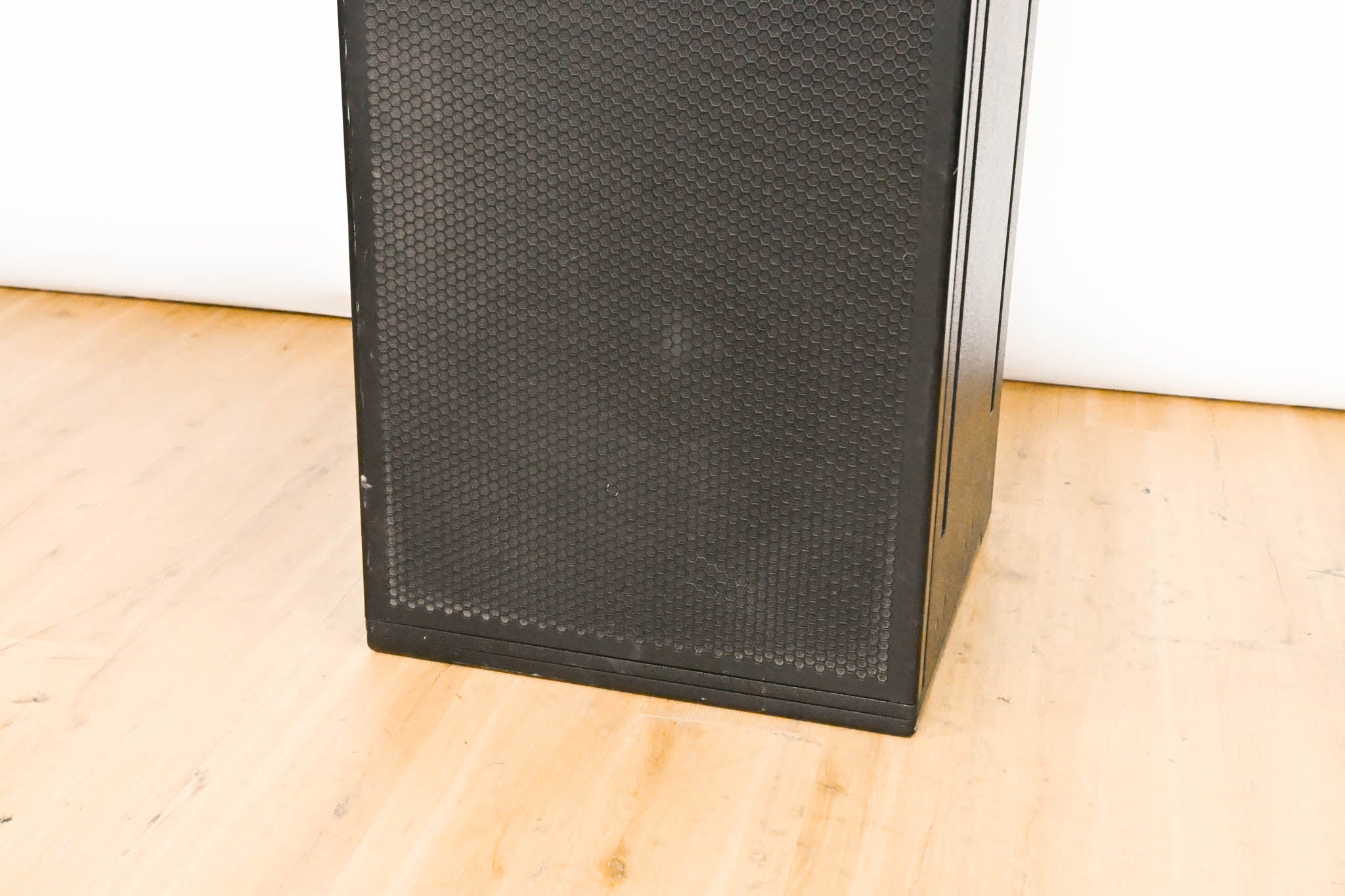 Meyer Sound 600-HP Compact High-Power Subwoofer