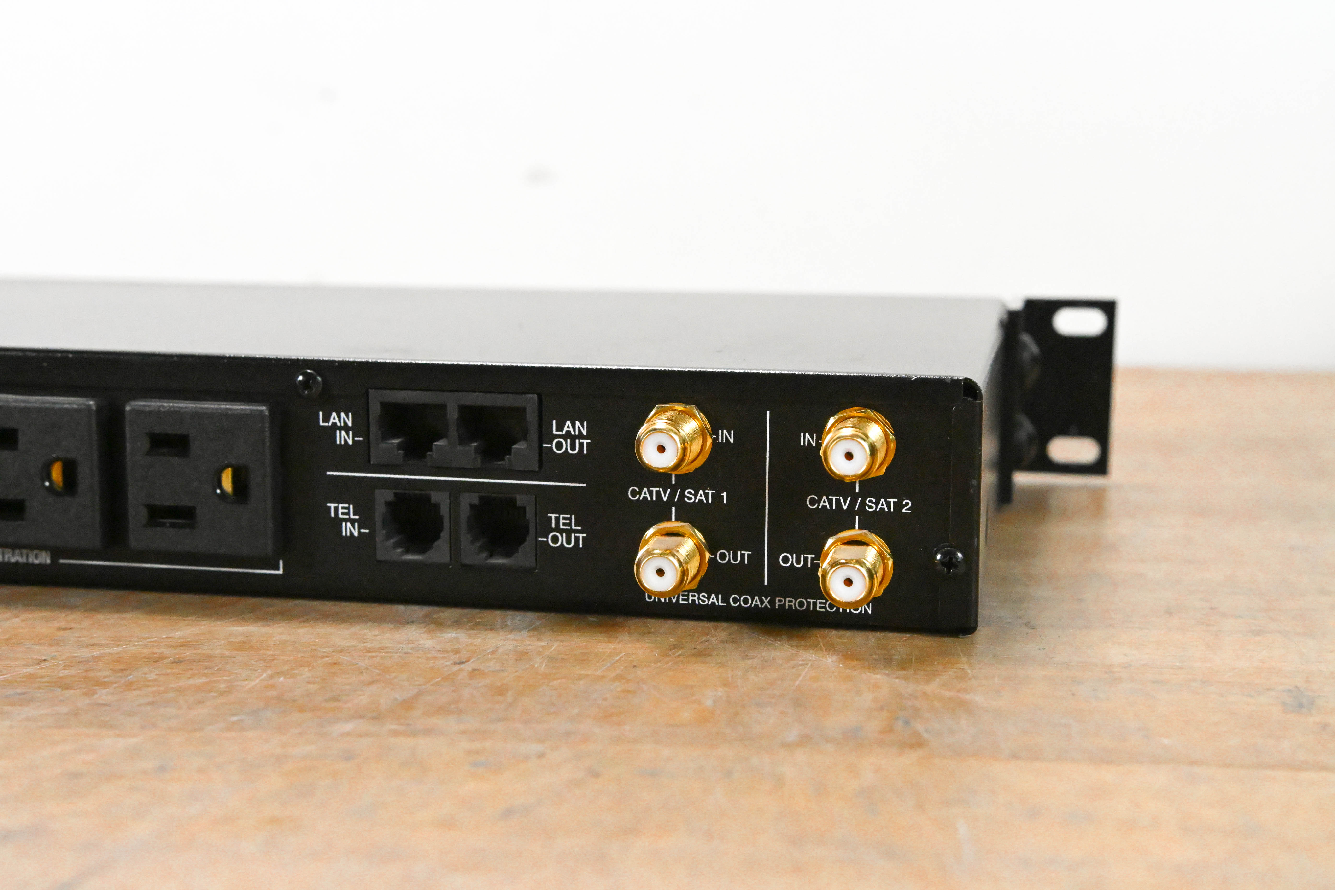 Panamax MR4300 9-Outlet Power Management Conditioner