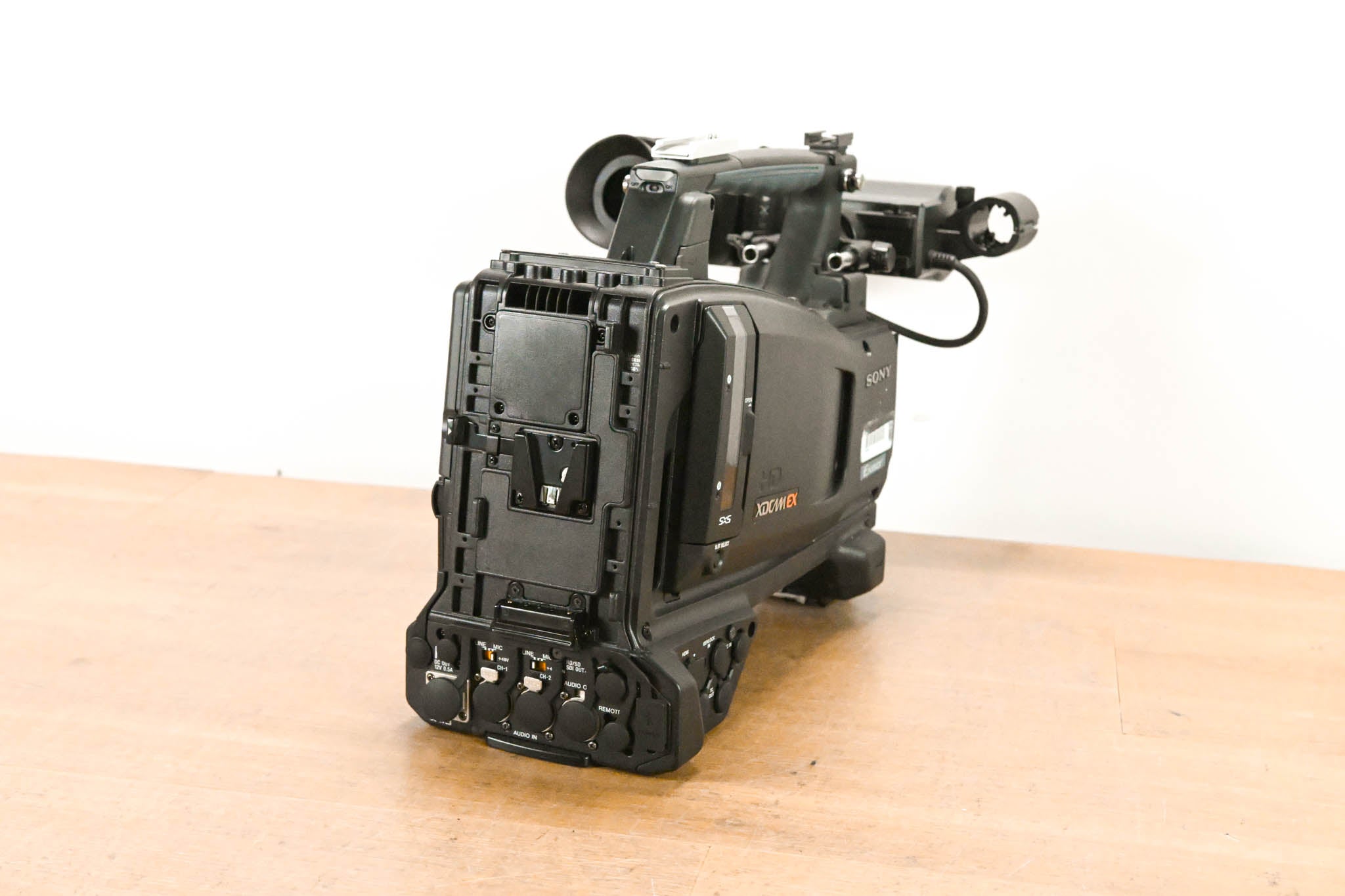 Sony PMW-320 XDCAM EX Camcorder with CBK-VF01 Viewfinder
