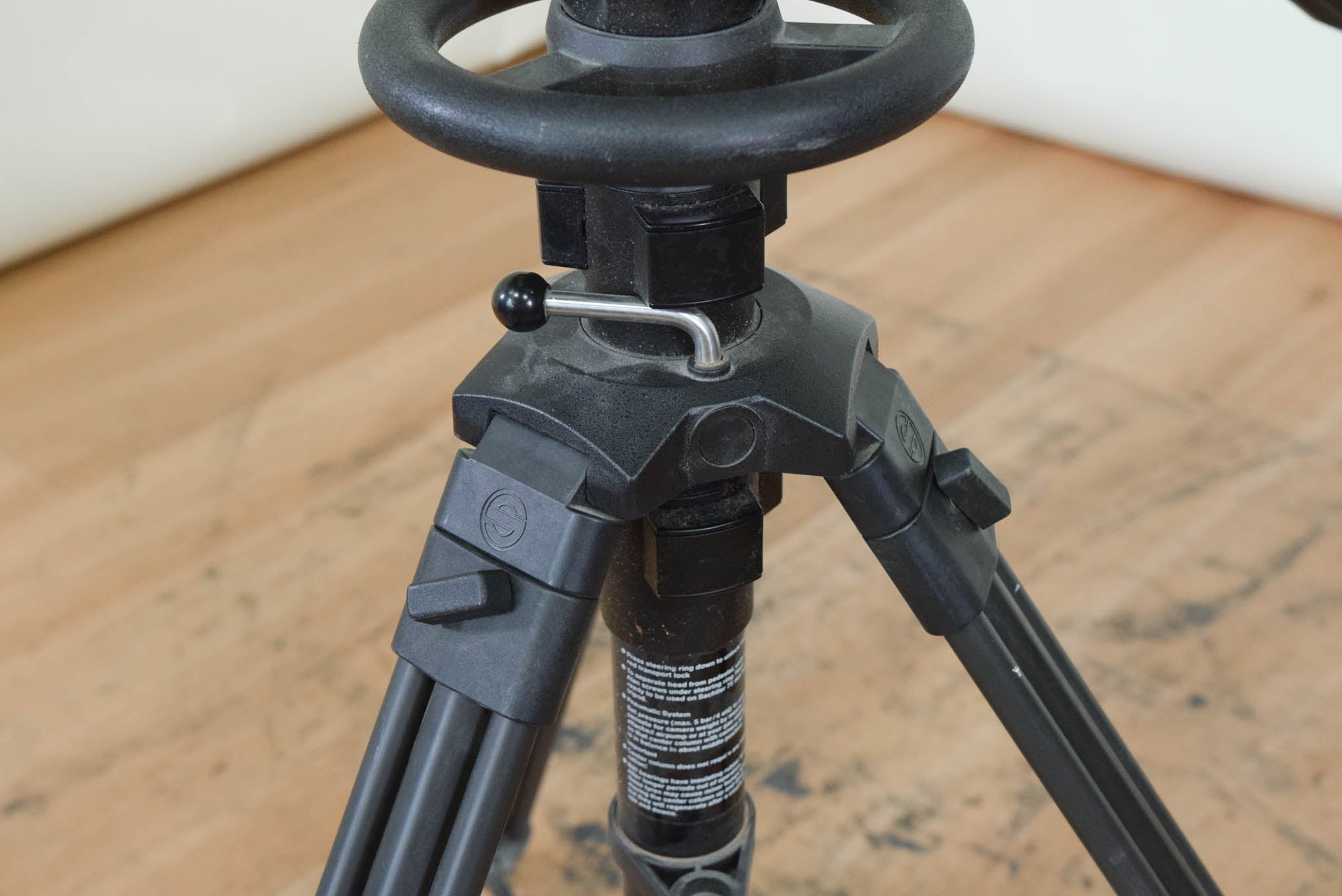 Sachtler-München Video 14 Fluid Head with Tripod CG00NT2