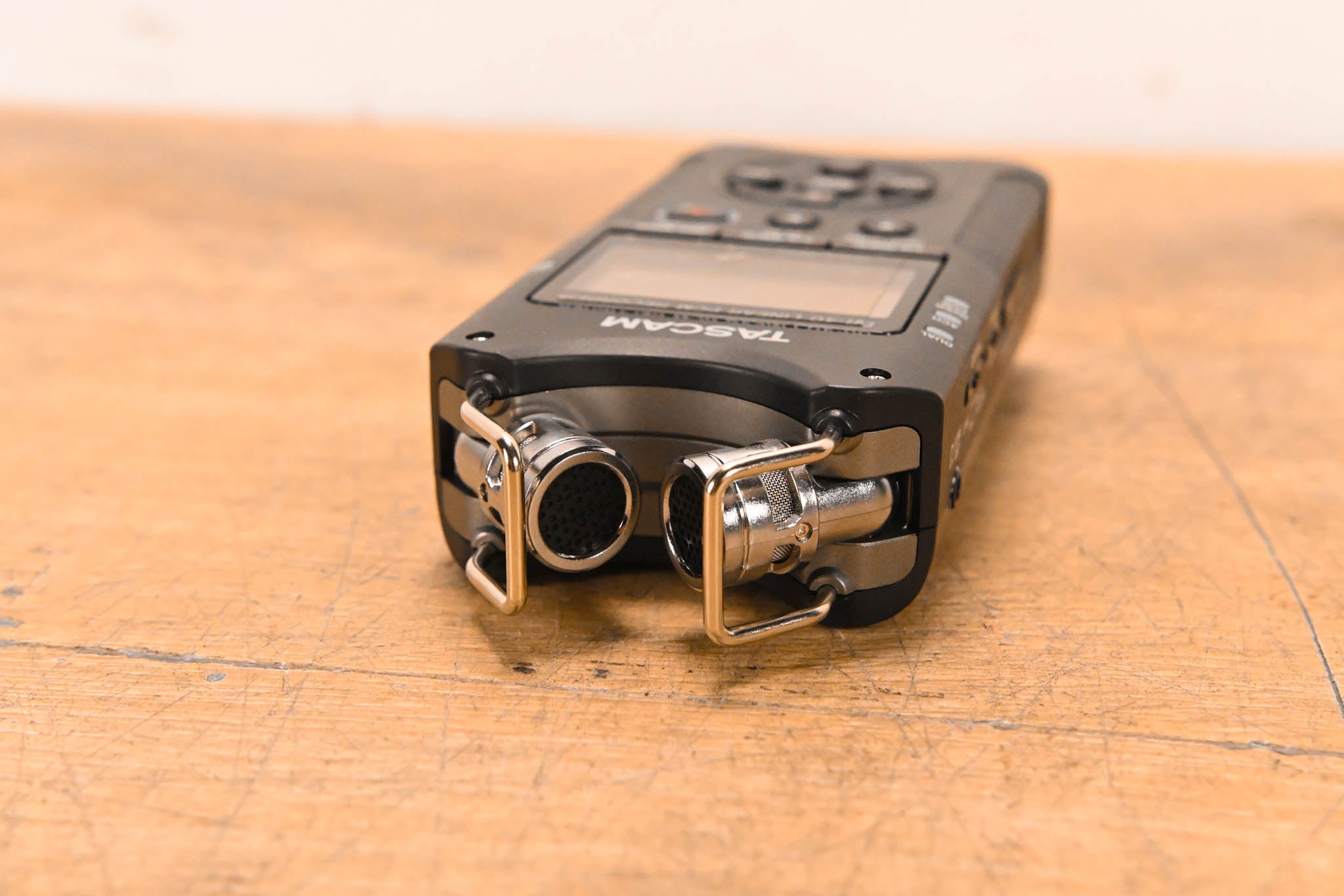 TASCAM DR-40 Handheld 4-Track Recorder