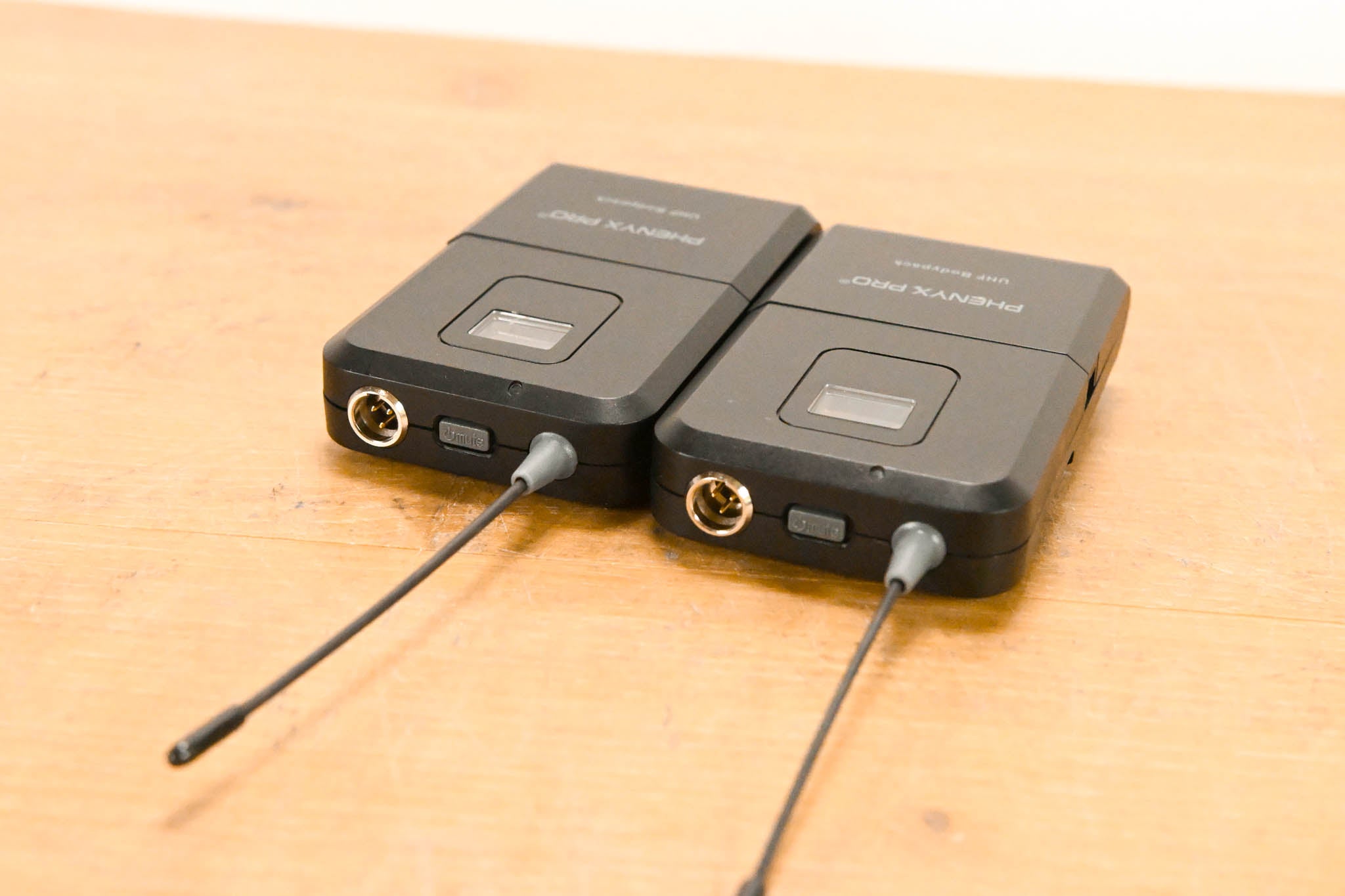 Phenyx Pro PTU-7000 Wireless System w/ 2x PWH7 Mics & 2x PWB7 Bodypacks