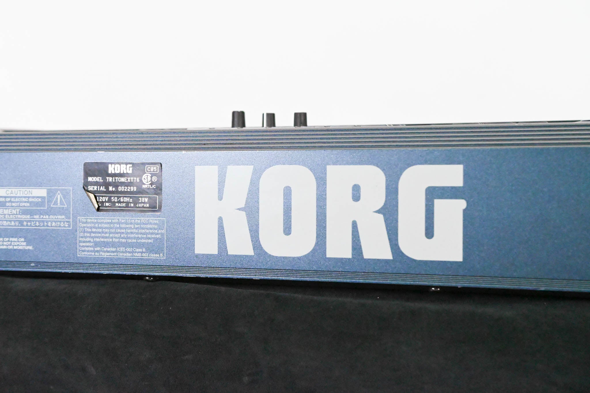Korg Triton Extreme 76 76-Key 120-Voice Polyphonic Workstation