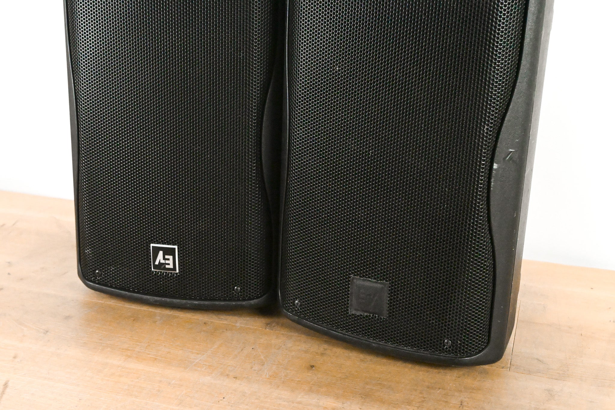 Electro-Voice (EV) ZX1-90 8-inch Two-Way Passive Loudspeaker (PAIR)