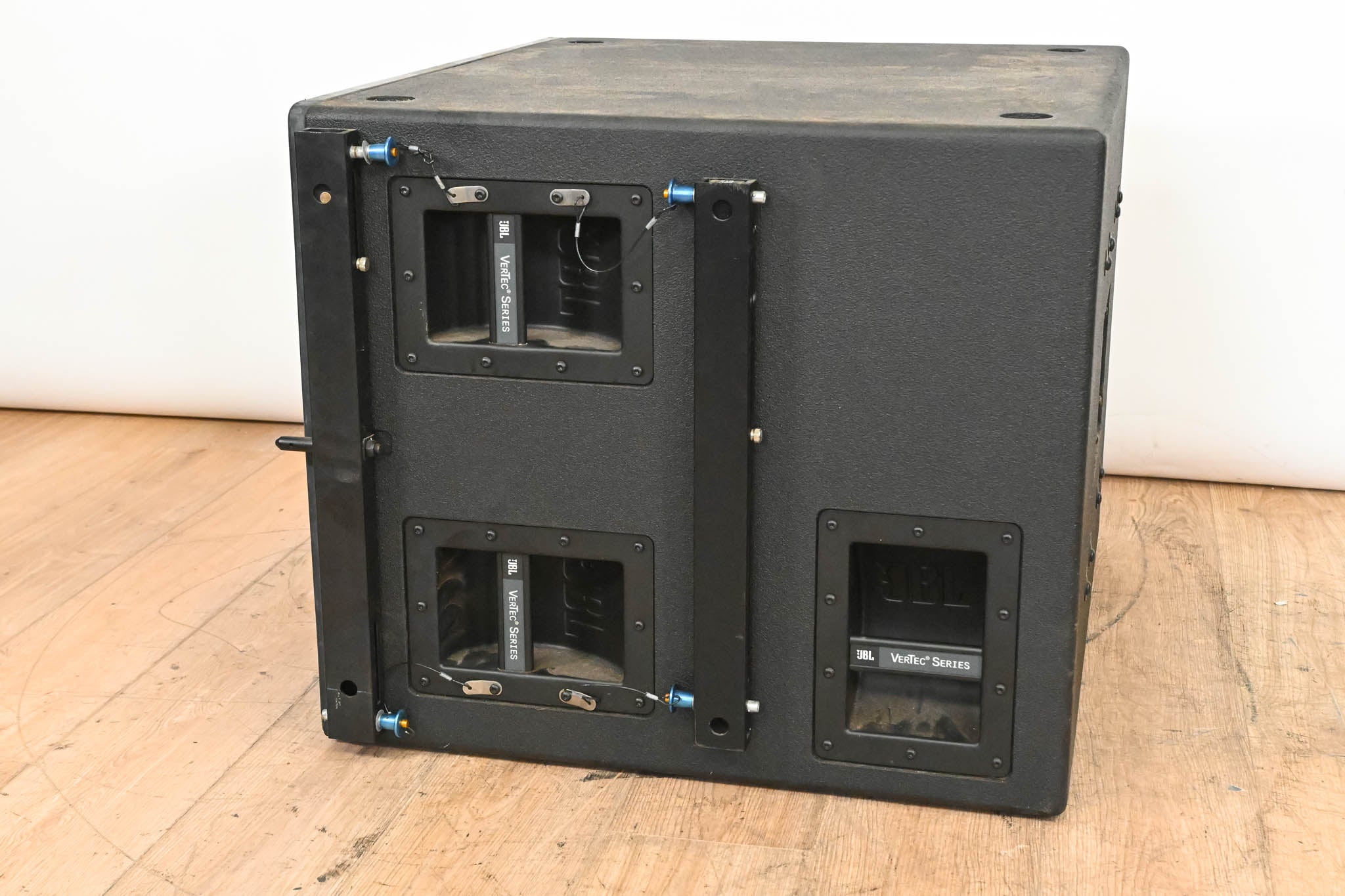 JBL VT4881A Compact Arrayable 18" Subwoofer