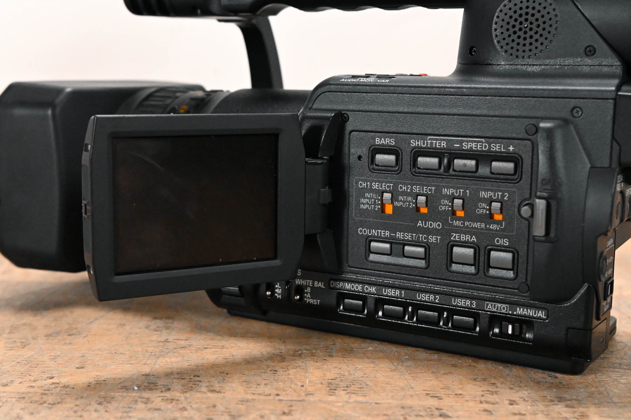 Panasonic AG-HVX200AP 3-CCD P2/DVCPRO HD Camcorder