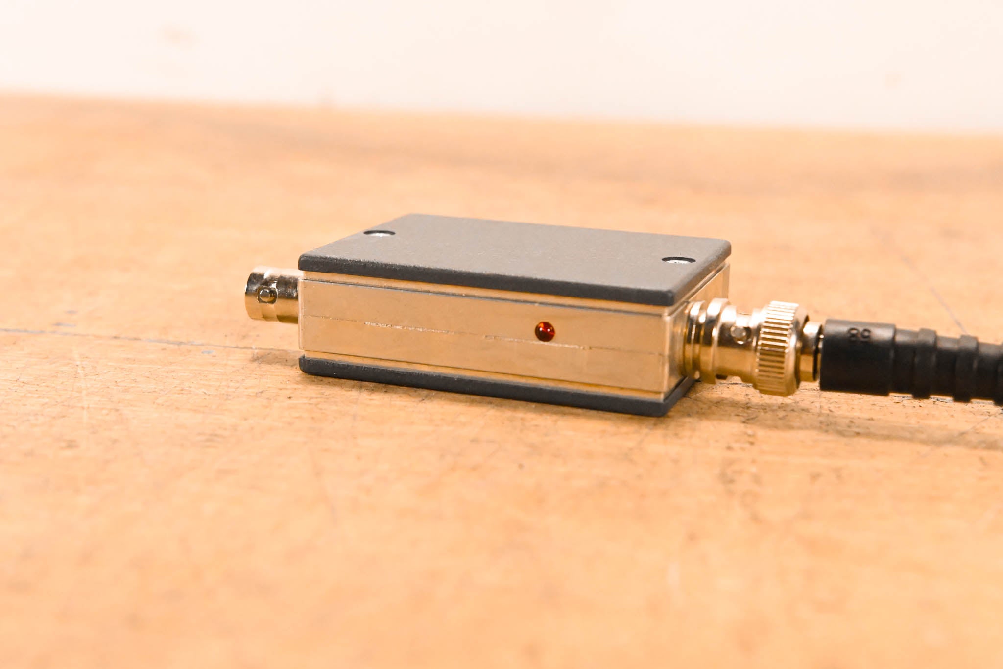 Sennheiser AB 4-AW+ Antenna Booster - 470 to 558 MHz