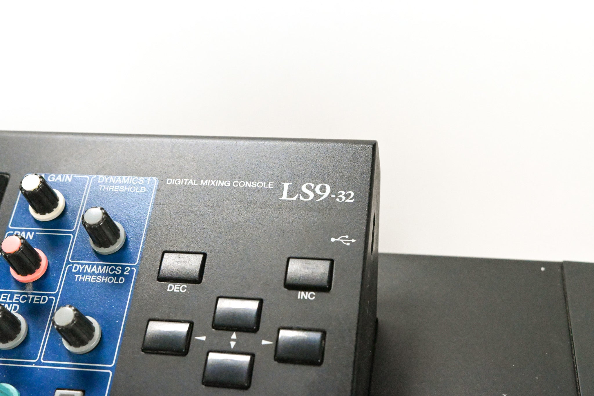 Yamaha LS9-32 32-Input Digital Mixing Console